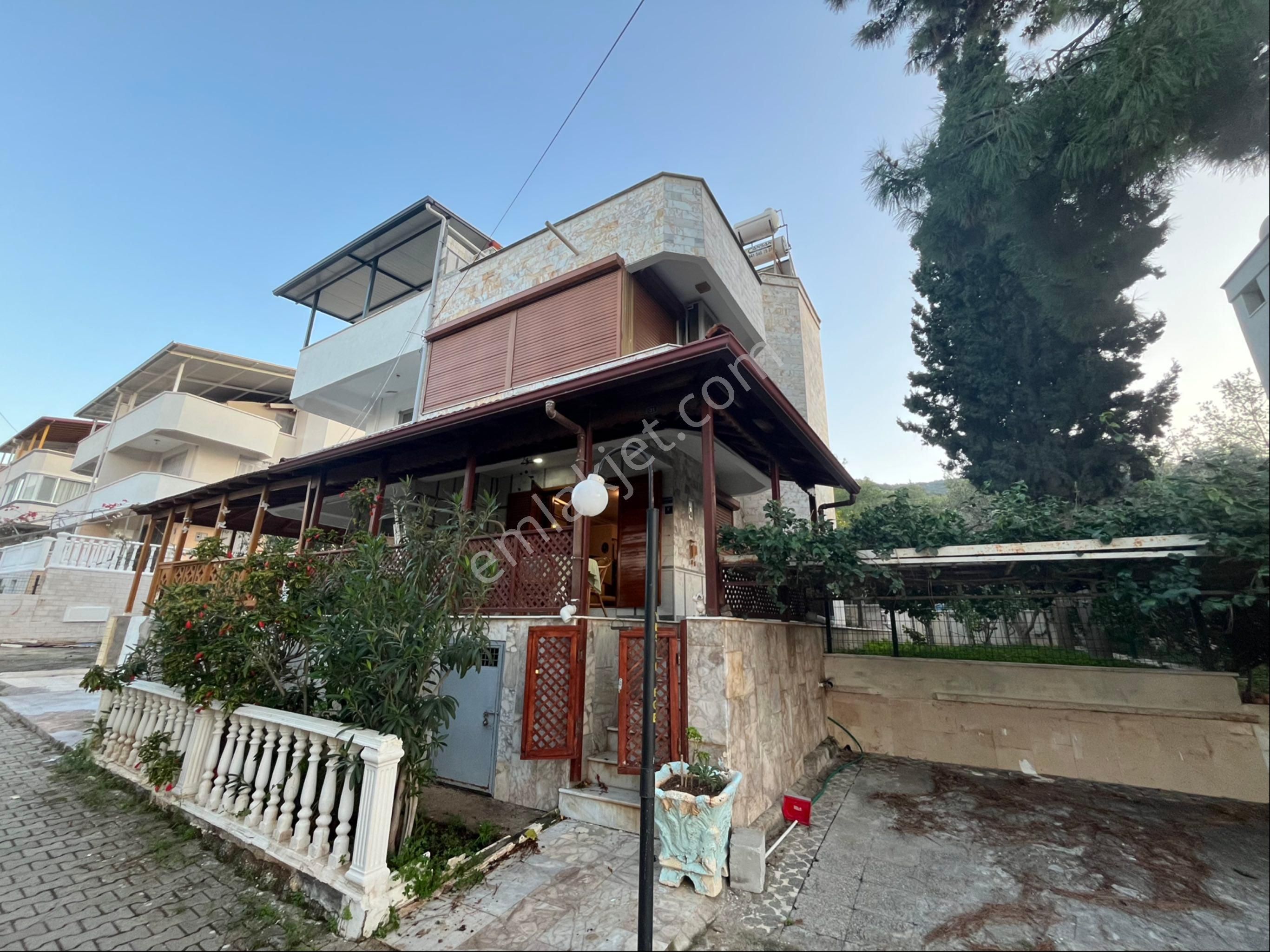 Zirve Gayrimenkul'den Deniz İle Komşu Olucaksınız Denize Mesafe Sadece 50 Mt Havuzlu Bahçeli Villa - Görsel 2