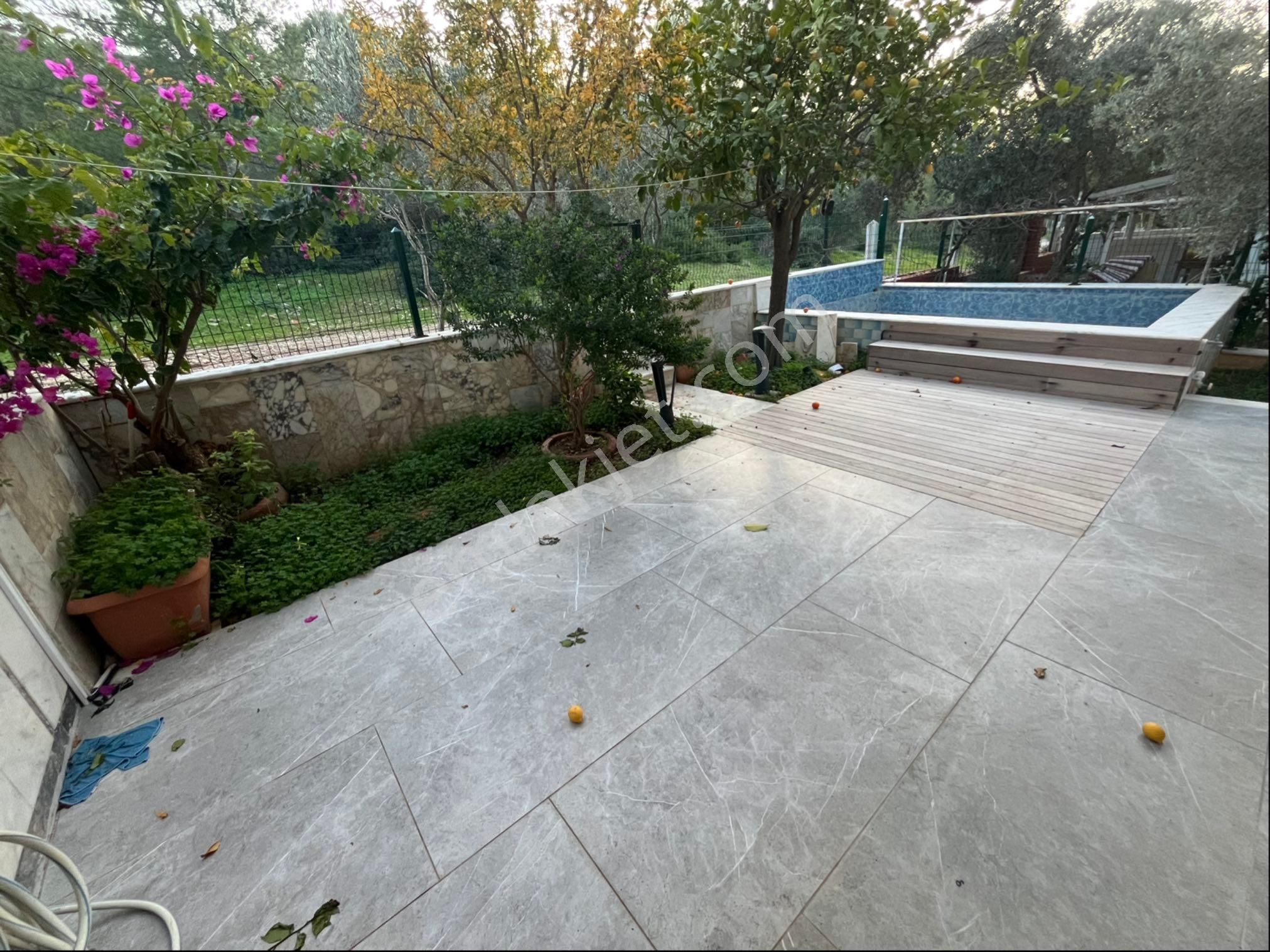 Zirve Gayrimenkul'den Deniz İle Komşu Olucaksınız Denize Mesafe Sadece 50 Mt Havuzlu Bahçeli Villa - Görsel 15