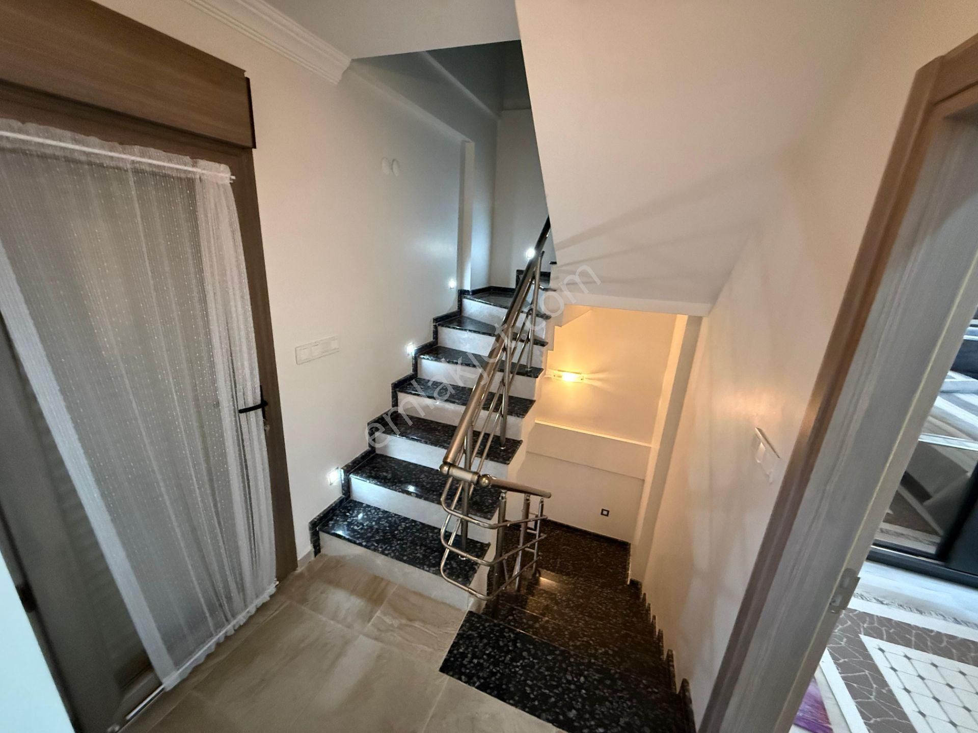 İzmir Dikili Salihleraltında Satılık 4+1 Full Lüks Villa - Görsel 17