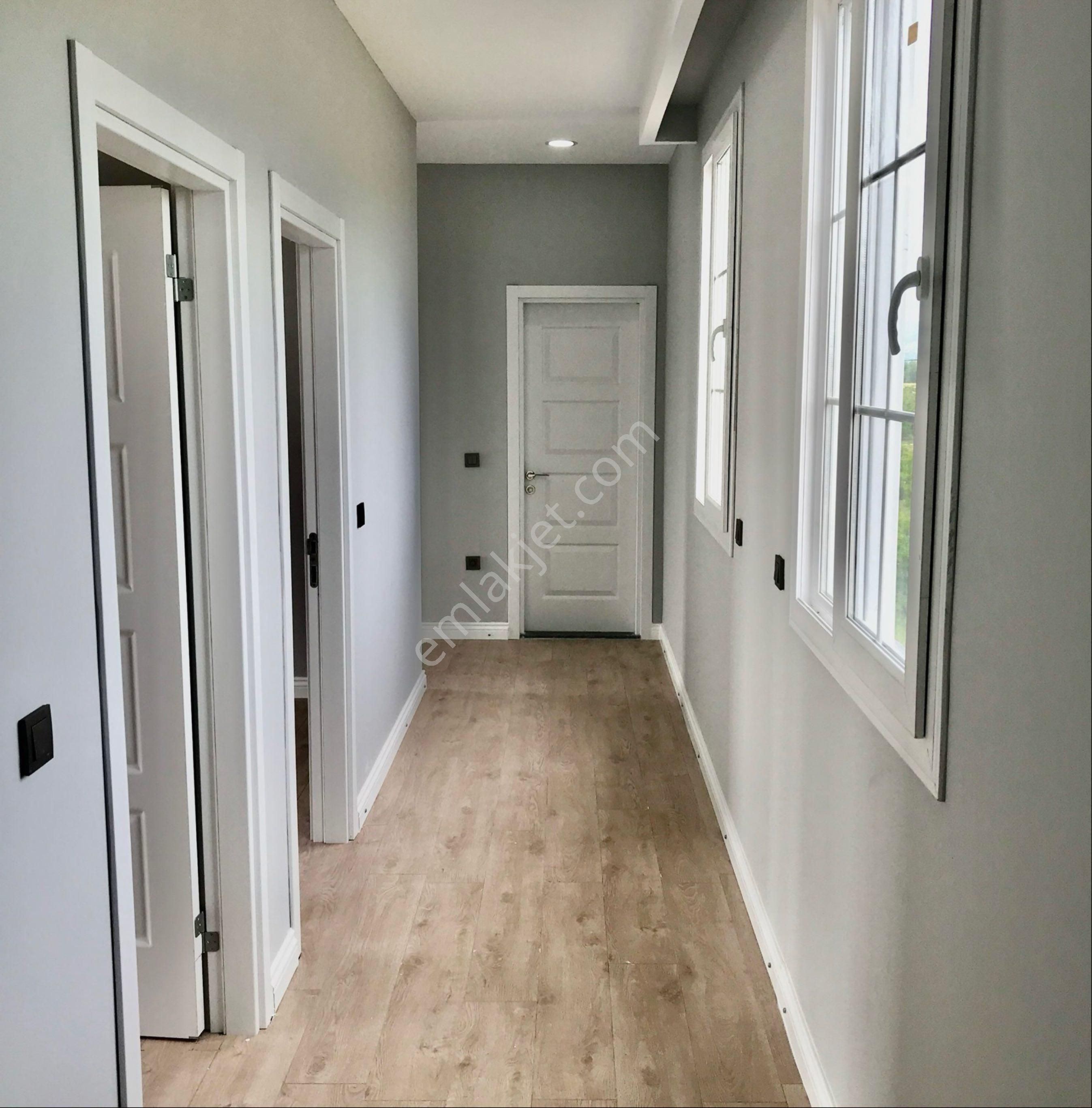 Yeniköy Çok Geniş 3+1 Villa Müstakil! - Görsel 17