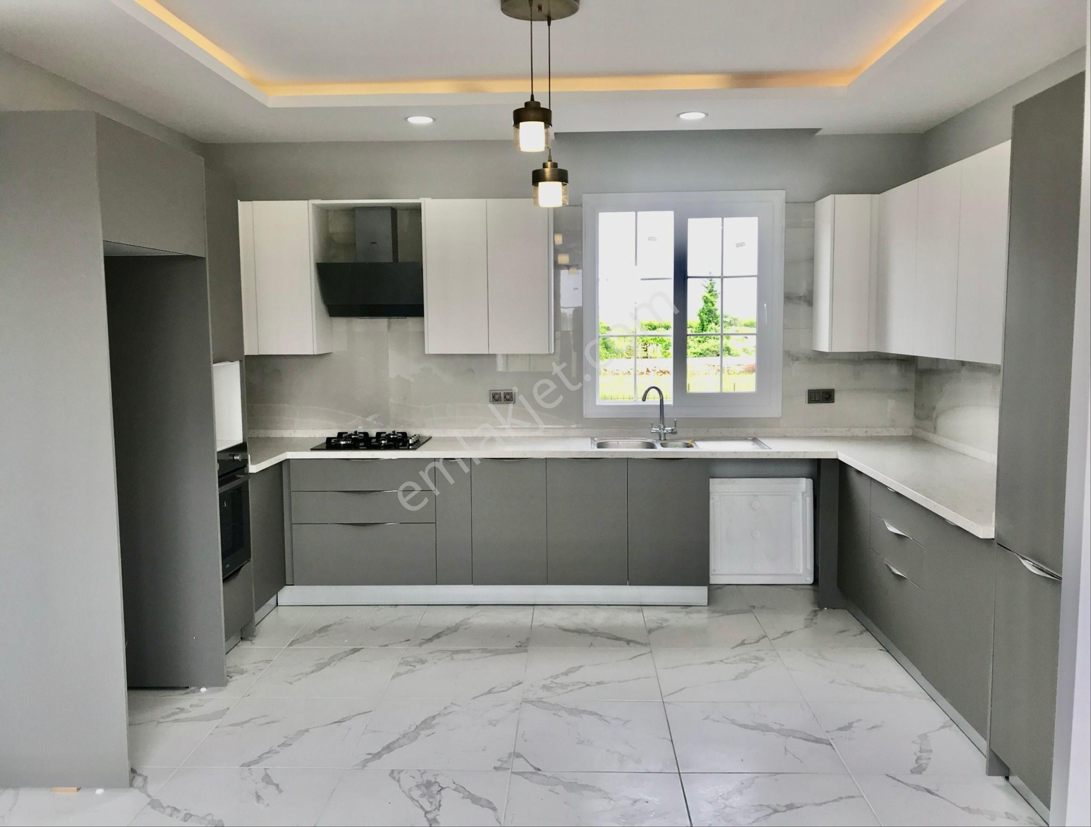 Yeniköy Çok Geniş 3+1 Villa Müstakil!