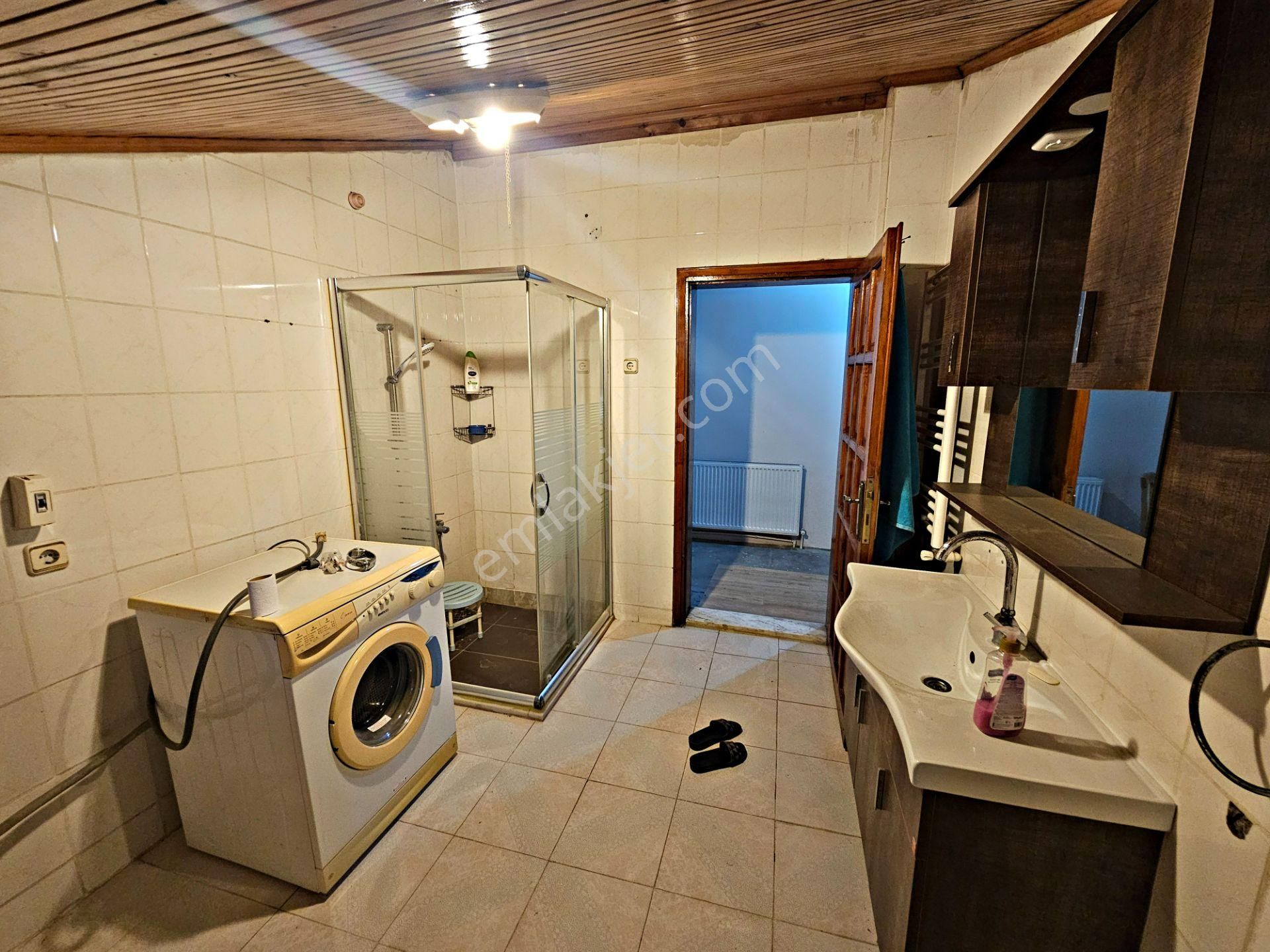 Kartepe-eşme Göl Manzaralı 330 M2 Üç Katlı Satılık Müstakil Ev - Görsel 21