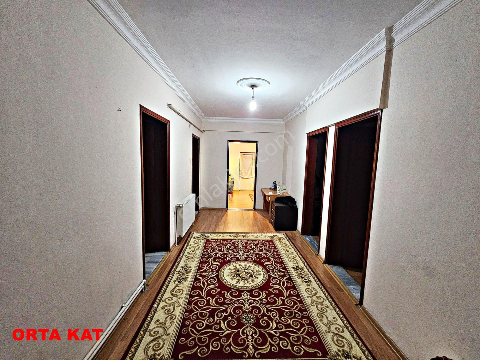 Kartepe-eşme Göl Manzaralı 330 M2 Üç Katlı Satılık Müstakil Ev - Görsel 11