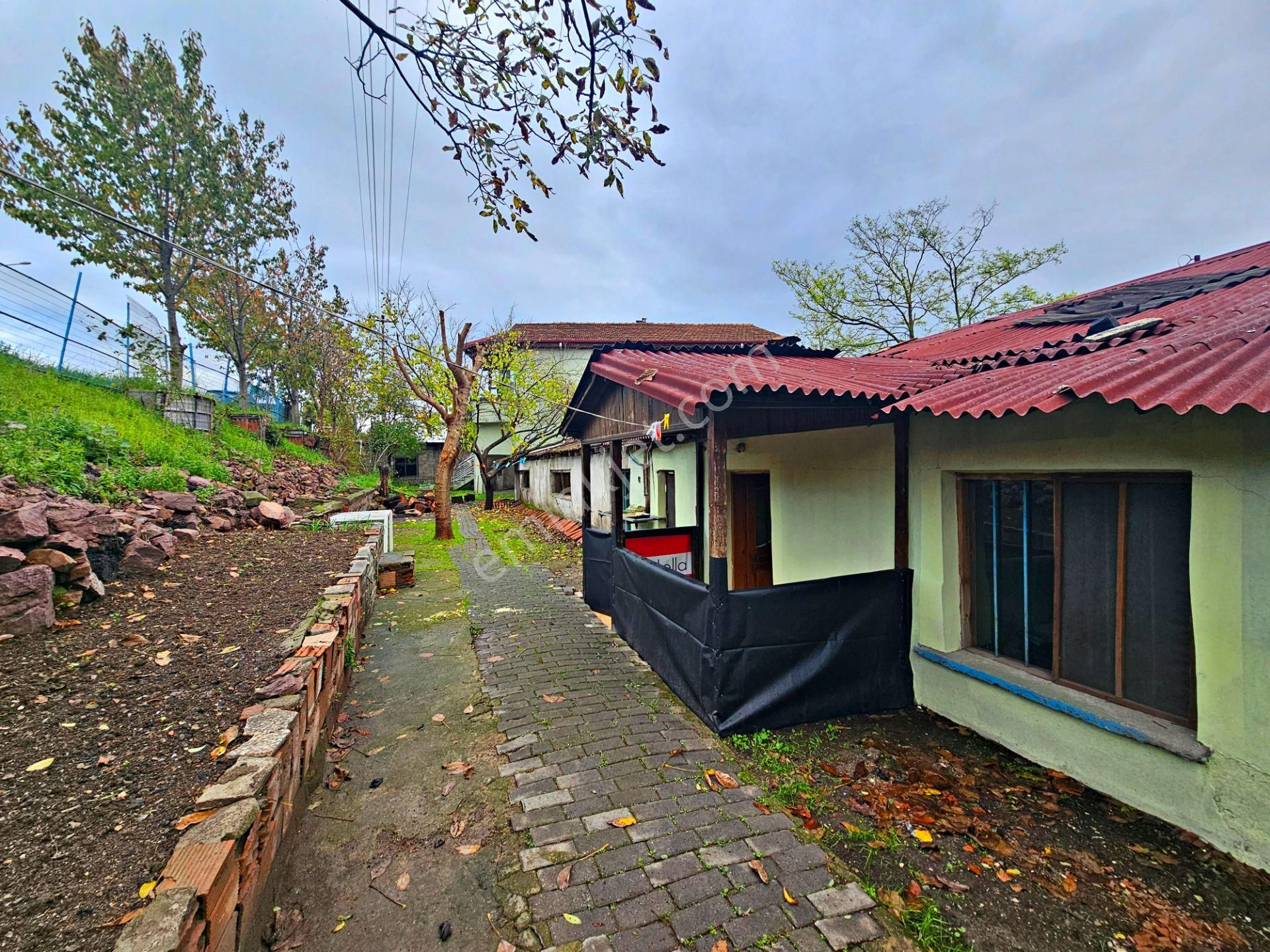 Kartepe-eşme Göl Manzaralı 330 M2 Üç Katlı Satılık Müstakil Ev - Görsel 5