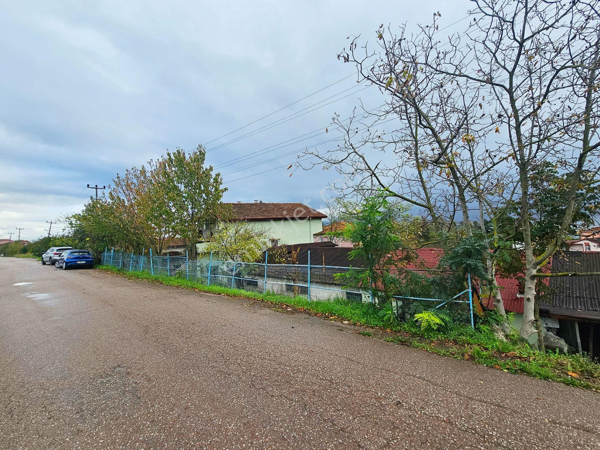 Kartepe-eşme Göl Manzaralı 330 M2 Üç Katlı Satılık Müstakil Ev - Görsel 32