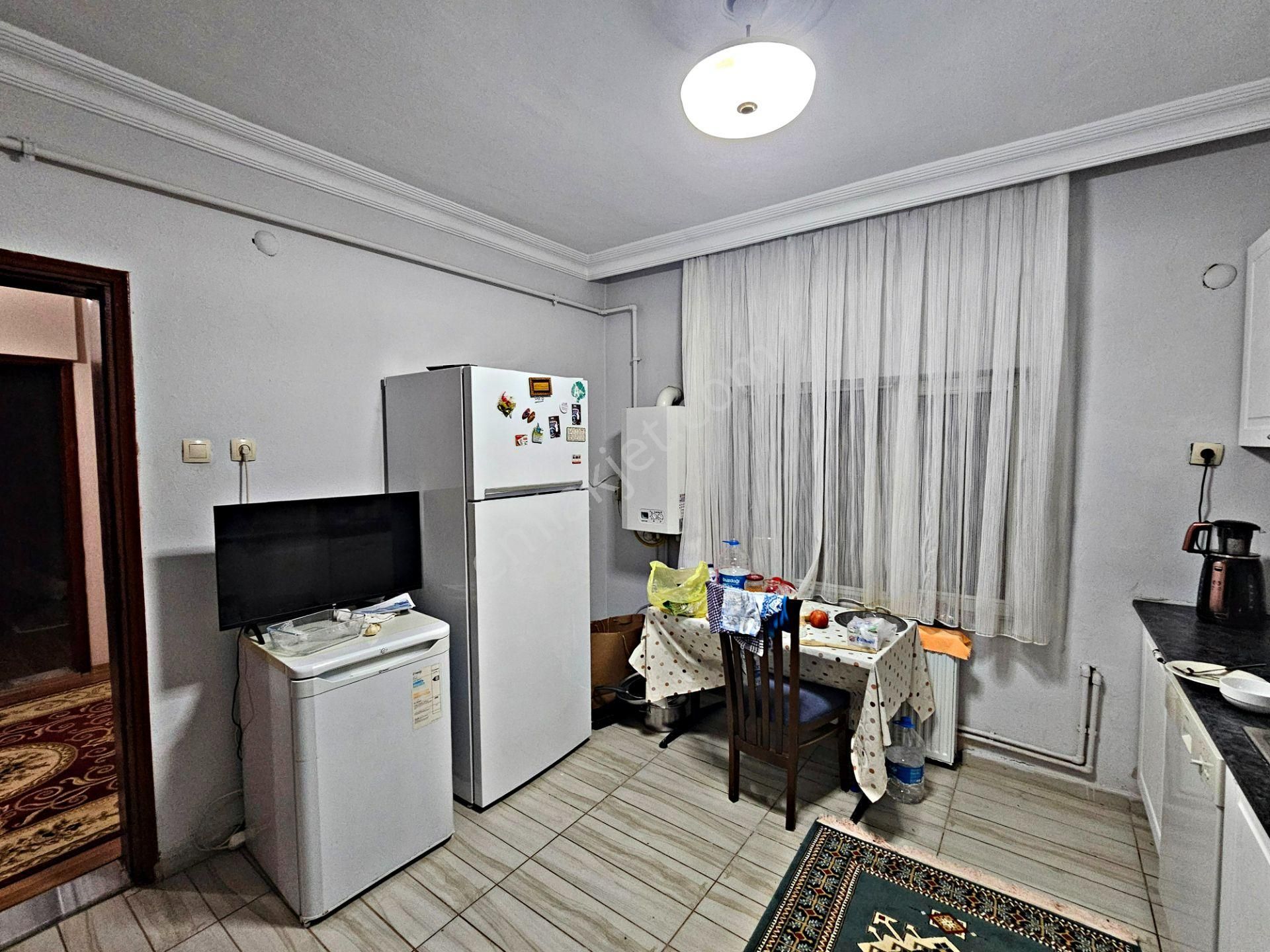 Kartepe-eşme Göl Manzaralı 330 M2 Üç Katlı Satılık Müstakil Ev - Görsel 15