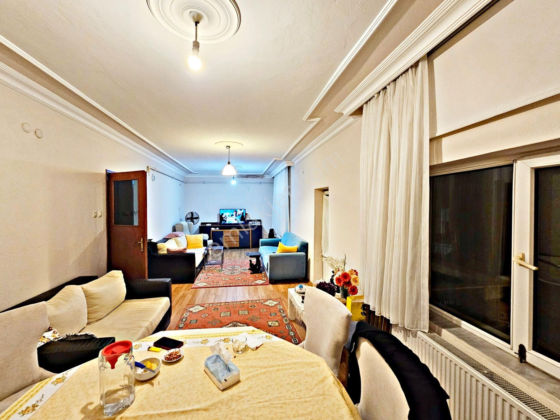 Kartepe-eşme Göl Manzaralı 330 M2 Üç Katlı Satılık Müstakil Ev - Görsel 9