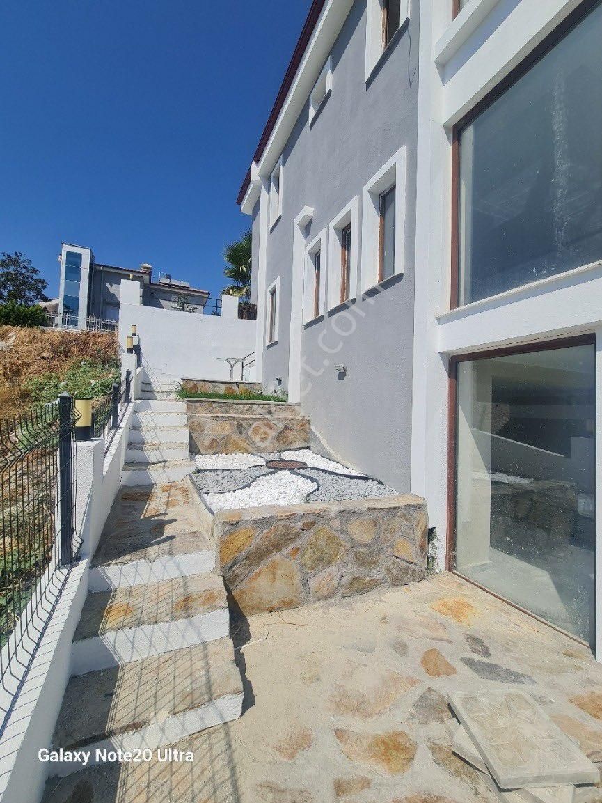 Soğucak'ta Geniş Bahçeli 3+1 Sıfır Satılık Villa - Görsel 14