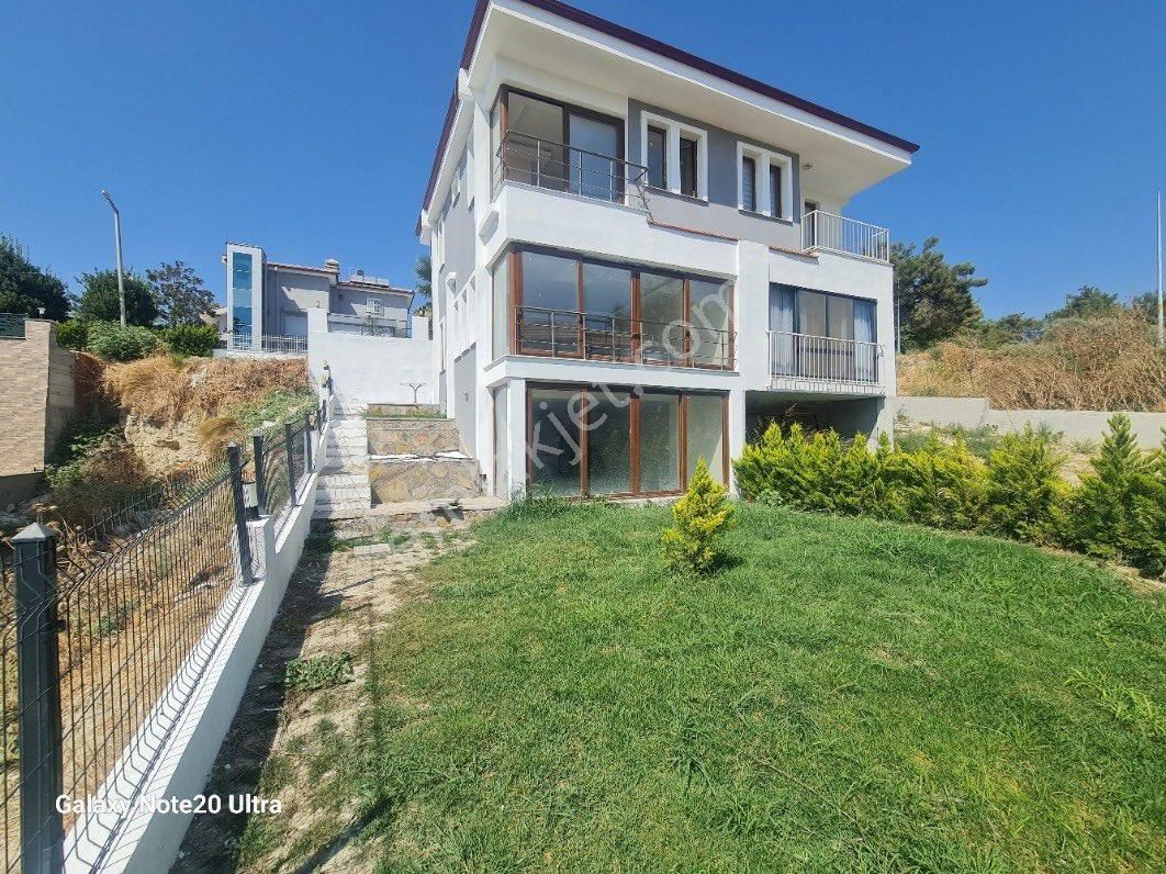 Soğucak'ta Geniş Bahçeli 3+1 Sıfır Satılık Villa - Görsel 16