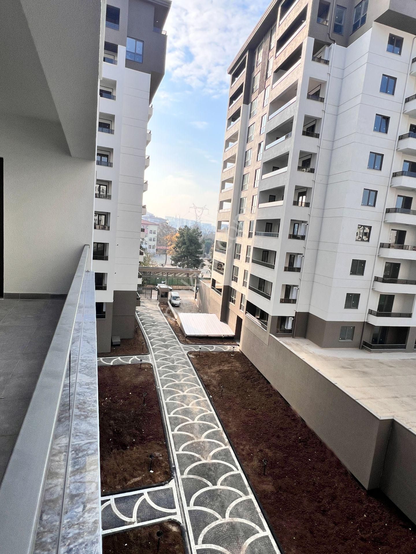 Remax Advantage'dan Çelebı Podyumda Ara Kat Genış Daıre - Görsel 27