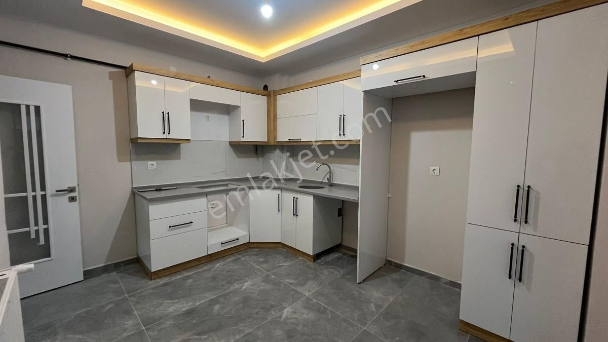 Fenese’de Satılık – İçi Full Yapılı Geniş Daire - Görsel 23