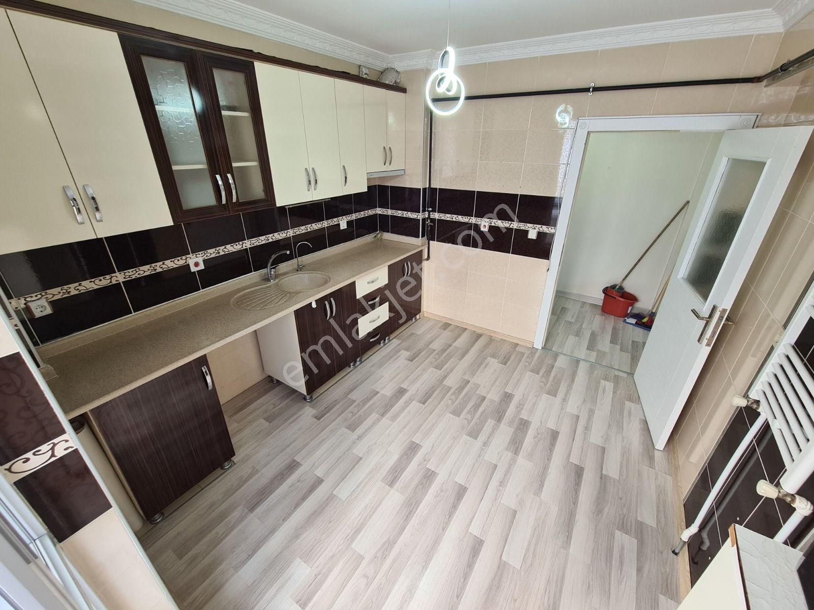 Yükseltepe Cadde Üzeri Park Manzaralı Güneşe Komşu Kiralık 3+1 - Görsel 5