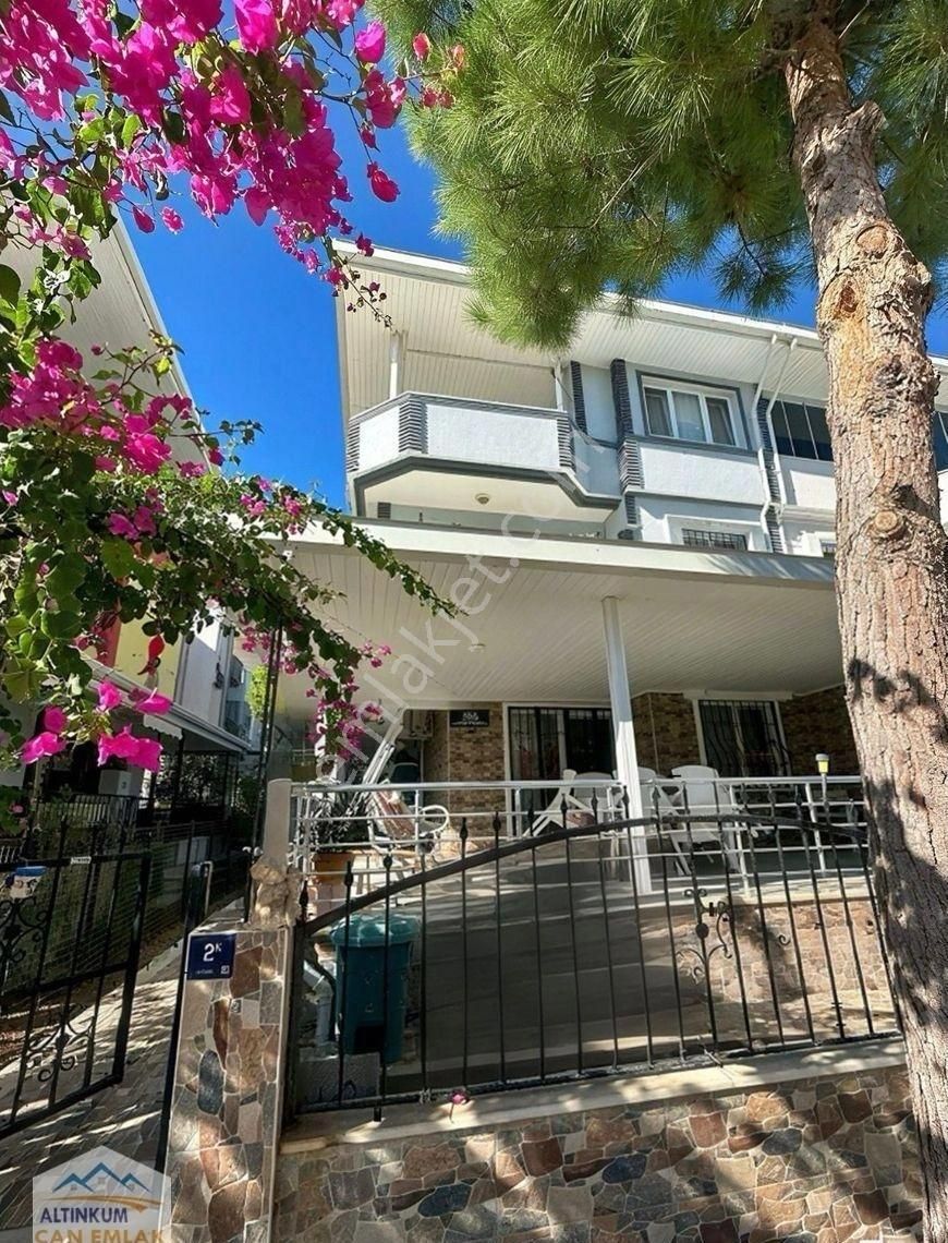 Denize Yürüme Mesefasinde 5+1 Bitişik Nizam Villa!