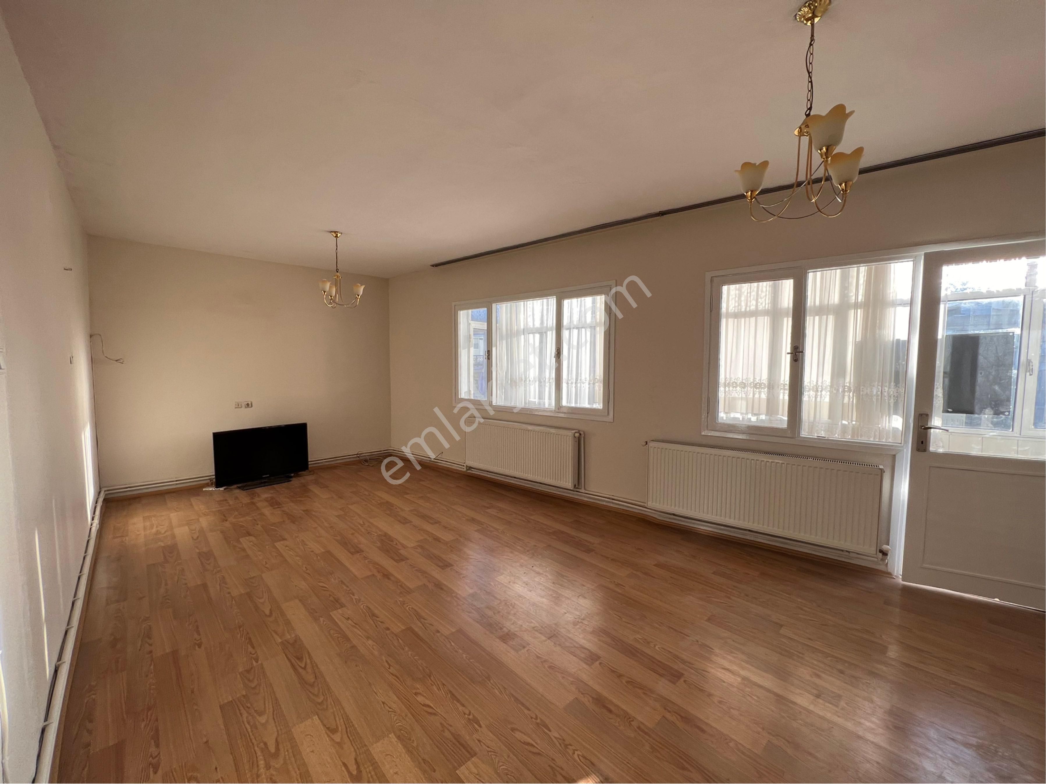 Buca Hürriyet Mah Menderes Cd Üzeri 2+1 115m2 Dgazlı Satılık Daire