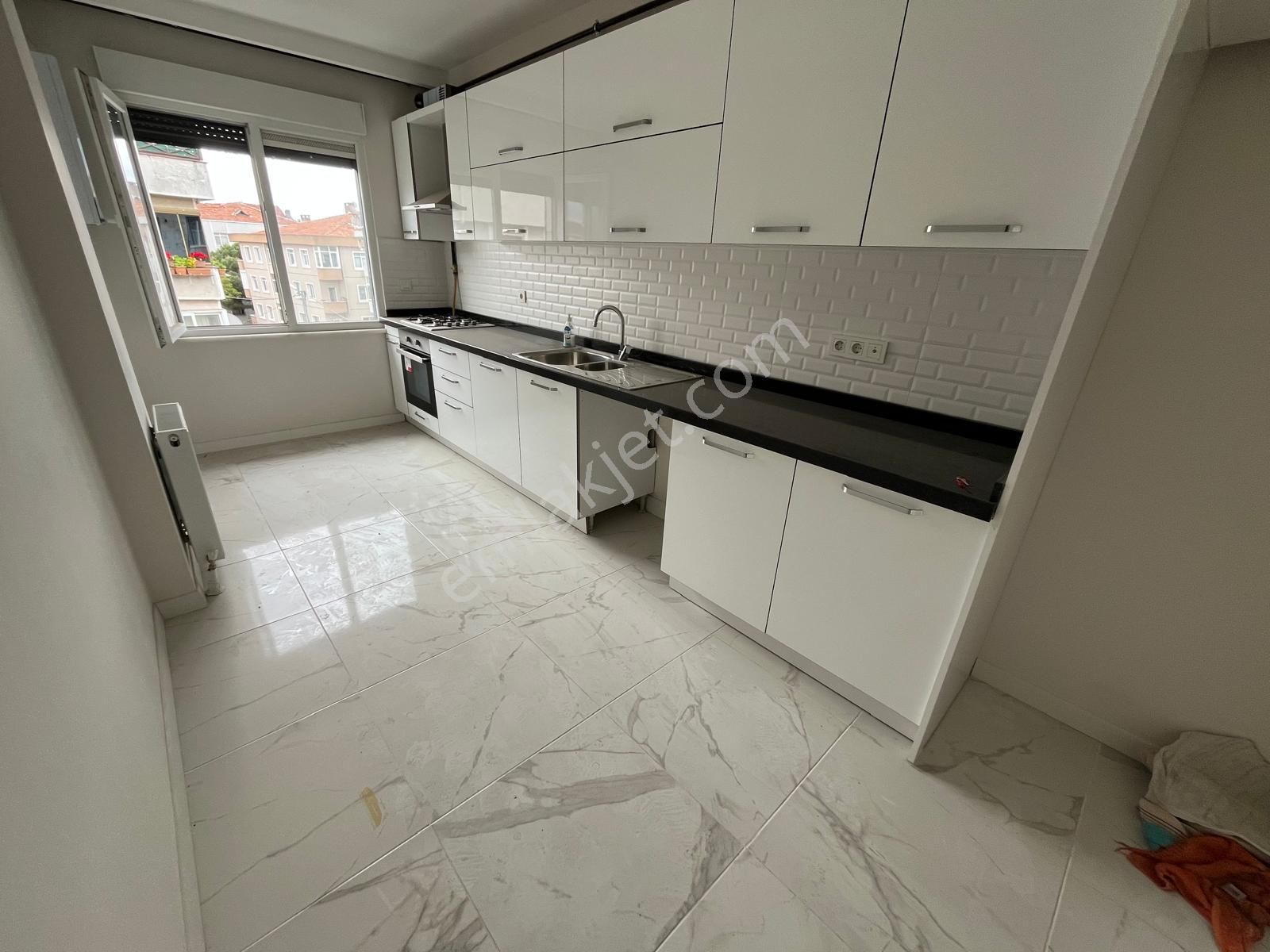 Küçükyalı Çınar Sahilde Deniz Manzaralı 4+1 Dubleks