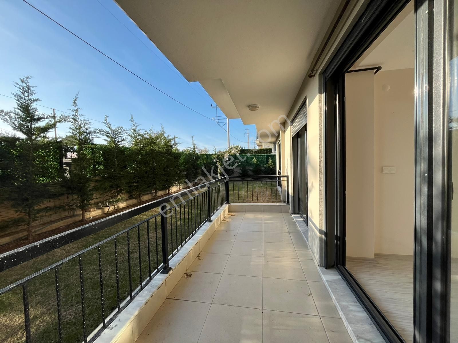 Seferihisar Camikebir – Gözsüzler Caddesinde Havuzlu Sitede Lüks Daire - Görsel 8