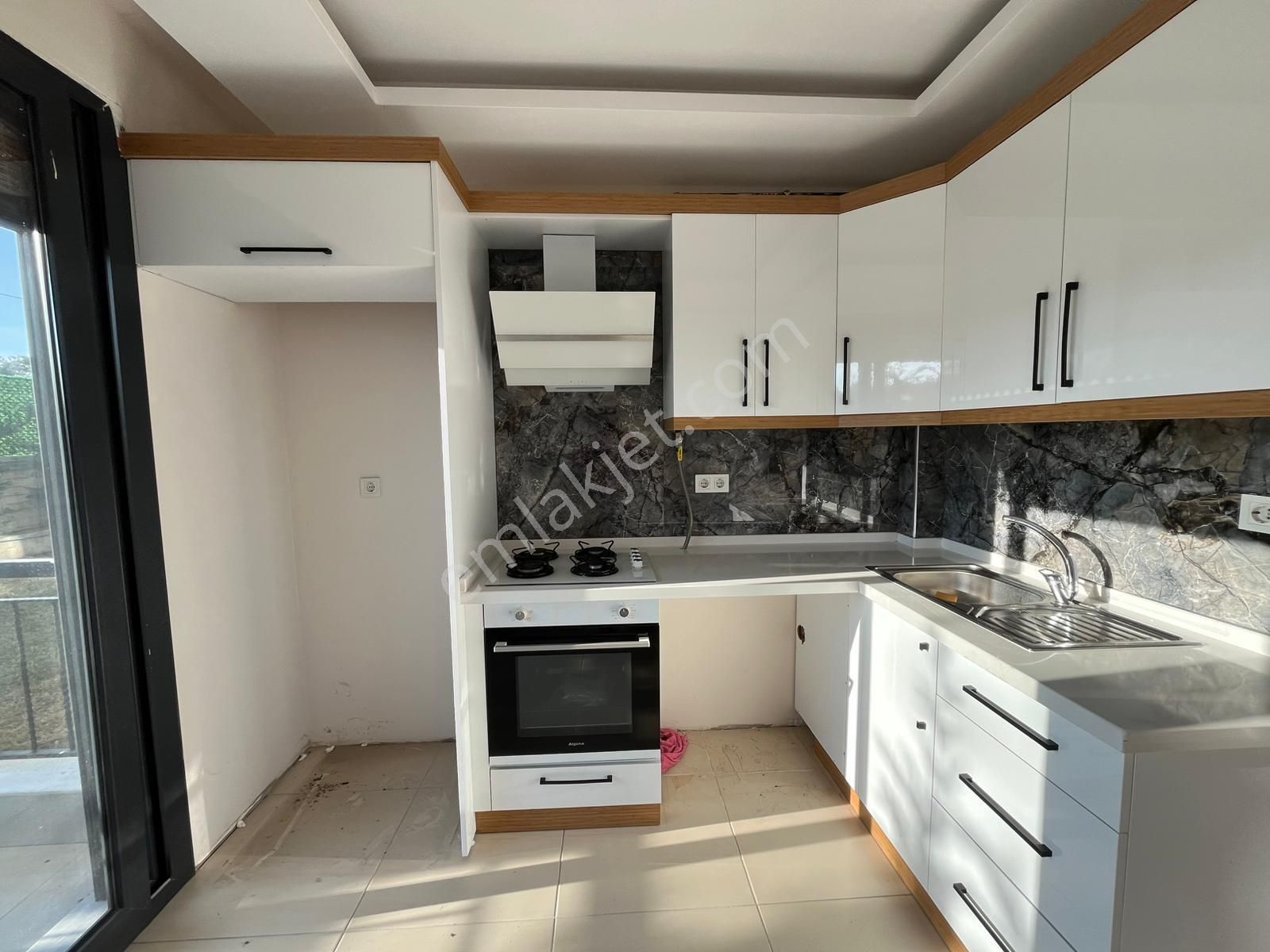 Seferihisar Camikebir – Gözsüzler Caddesinde Havuzlu Sitede Lüks Daire - Görsel 6