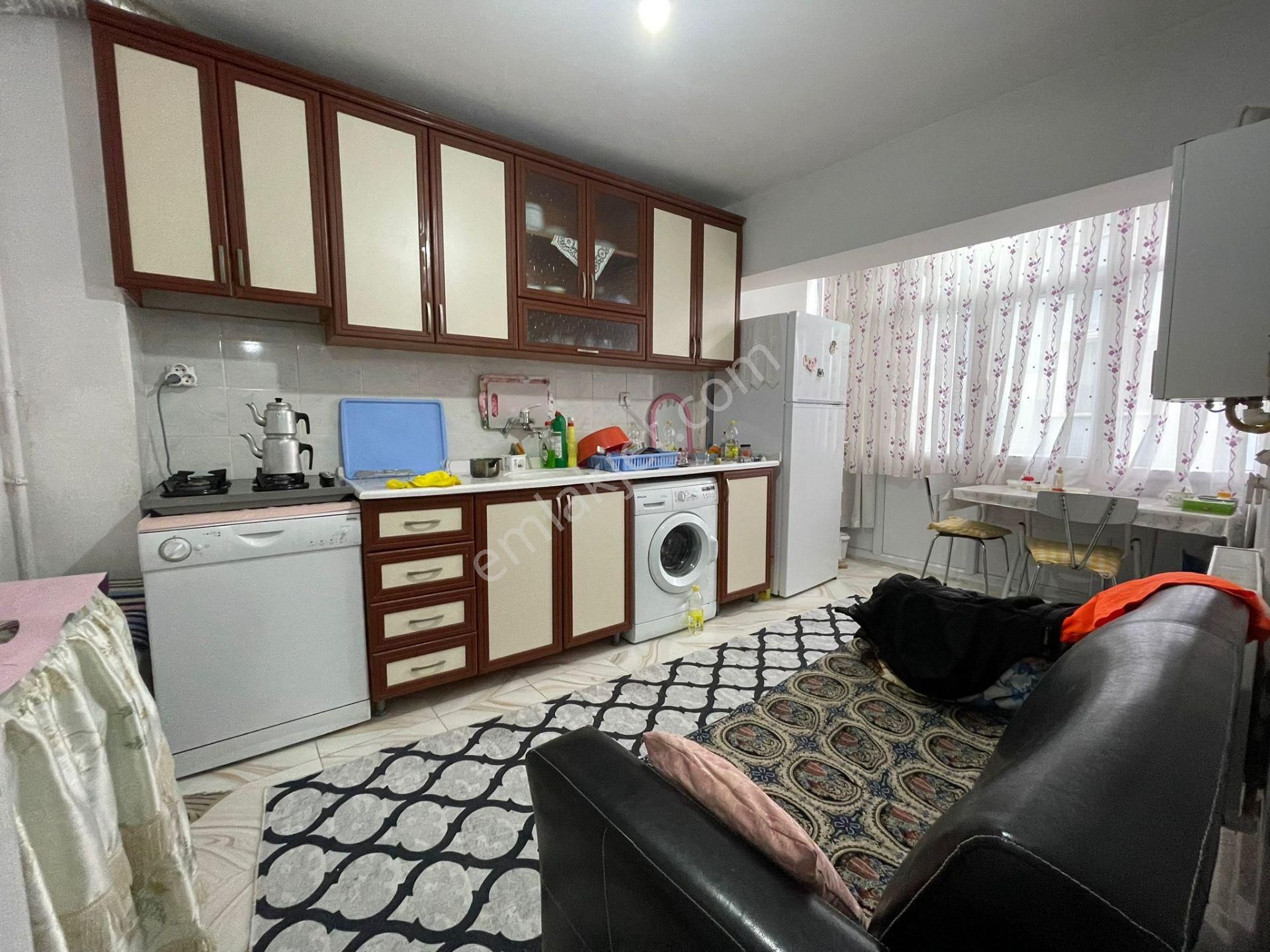 Mareşal Çakmak Mh. 2+1 2.ara Kat'ta Ulaşıma Yakın Daire