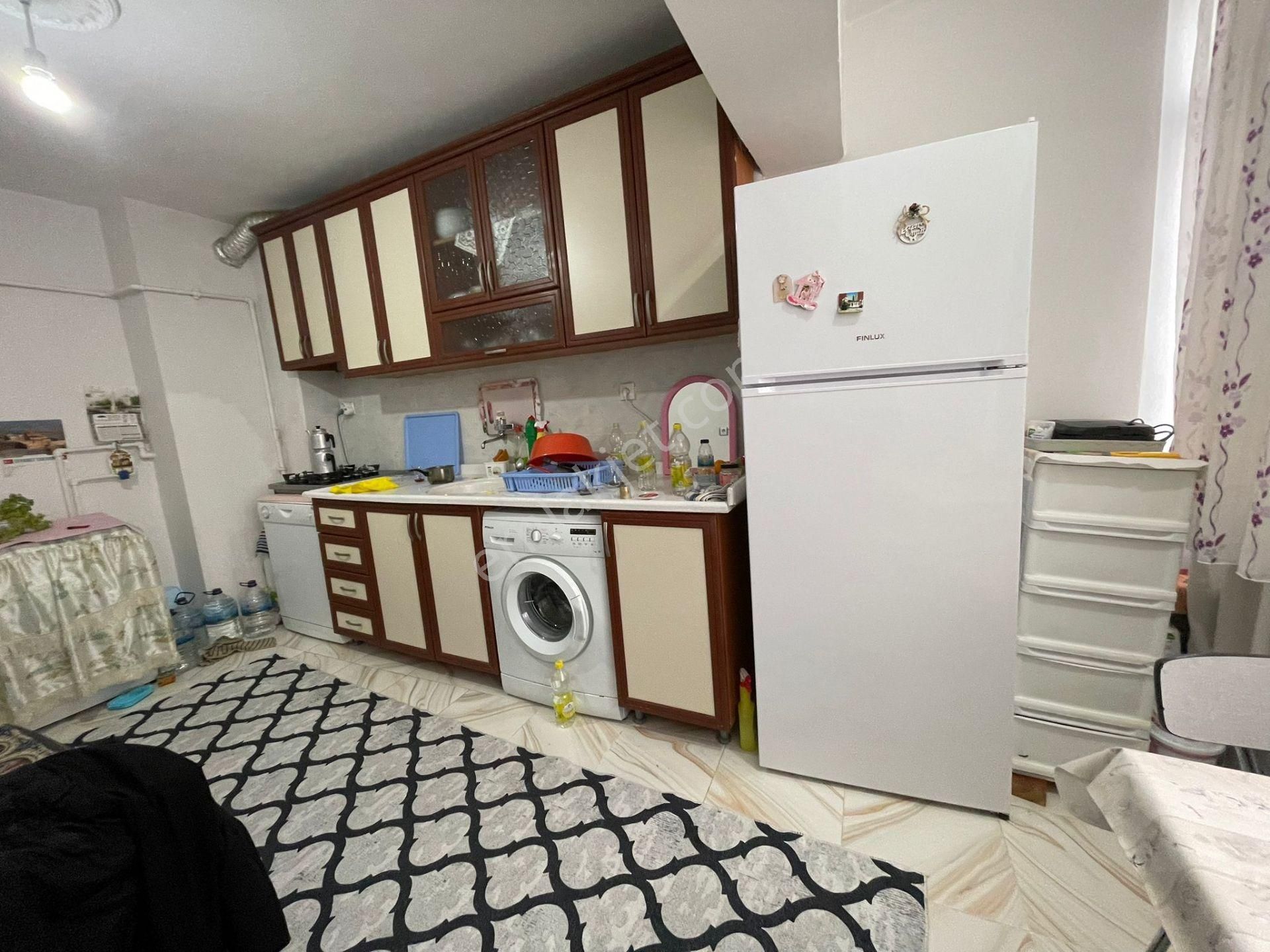 Mareşal Çakmak Mh. 2+1 2.ara Kat'ta Ulaşıma Yakın Daire - Görsel 4