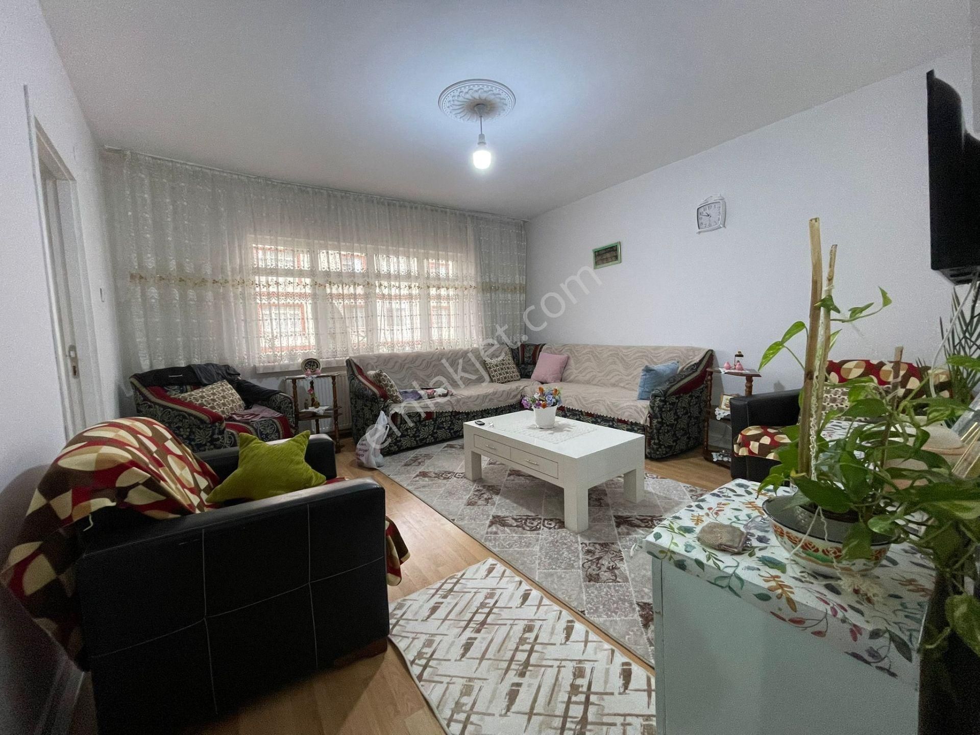 Mareşal Çakmak Mh. 2+1 2.ara Kat'ta Ulaşıma Yakın Daire - Görsel 6