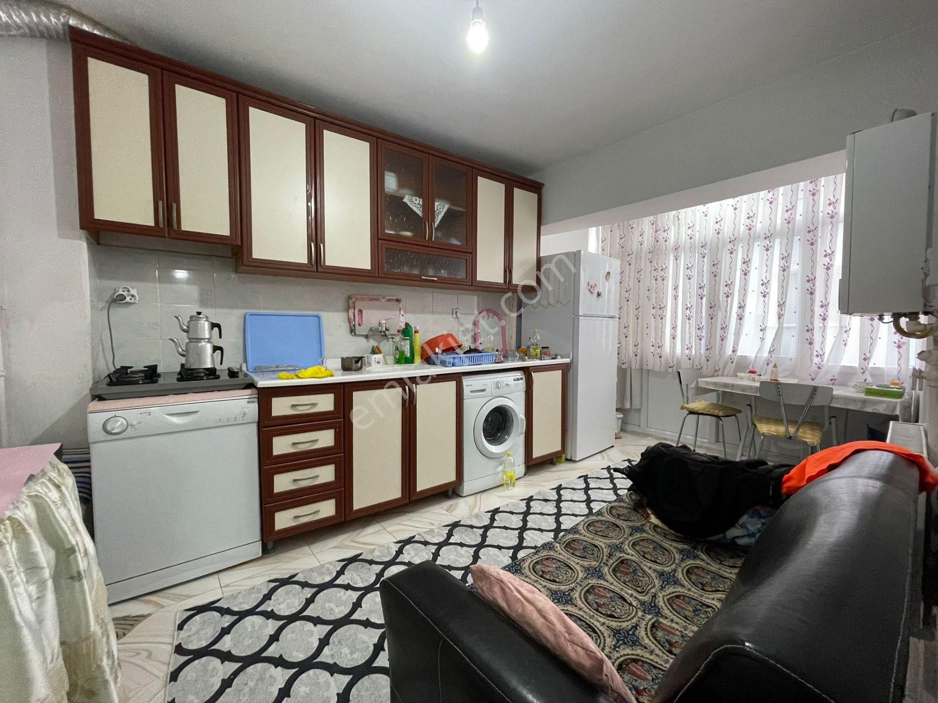 Mareşal Çakmak Mh. 2+1 2.ara Kat'ta Ulaşıma Yakın Daire - Görsel 2