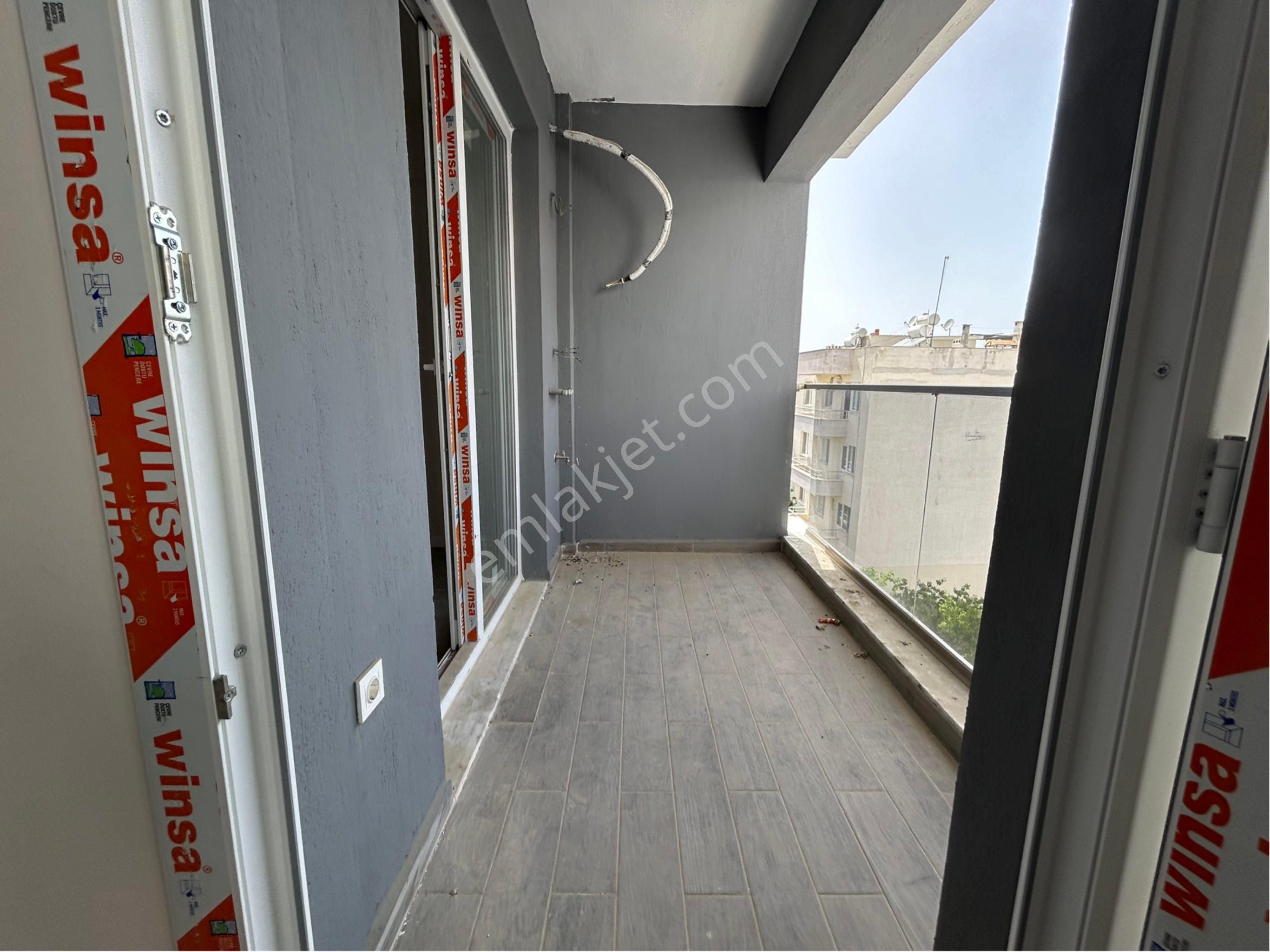 Davutlar Merkezde Havuzlu Kiralık 1+1 Daire - Görsel 14