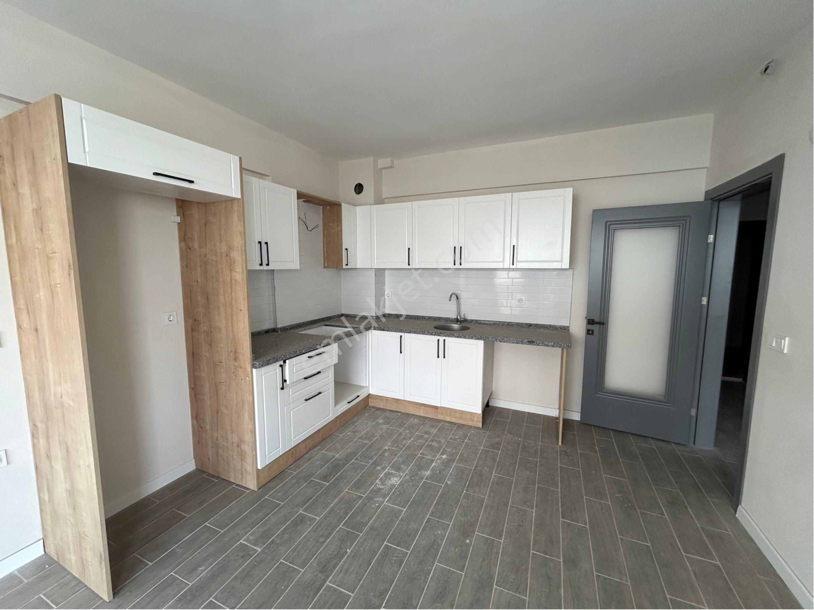 Davutlar Merkezde Havuzlu Kiralık 1+1 Daire - Görsel 4