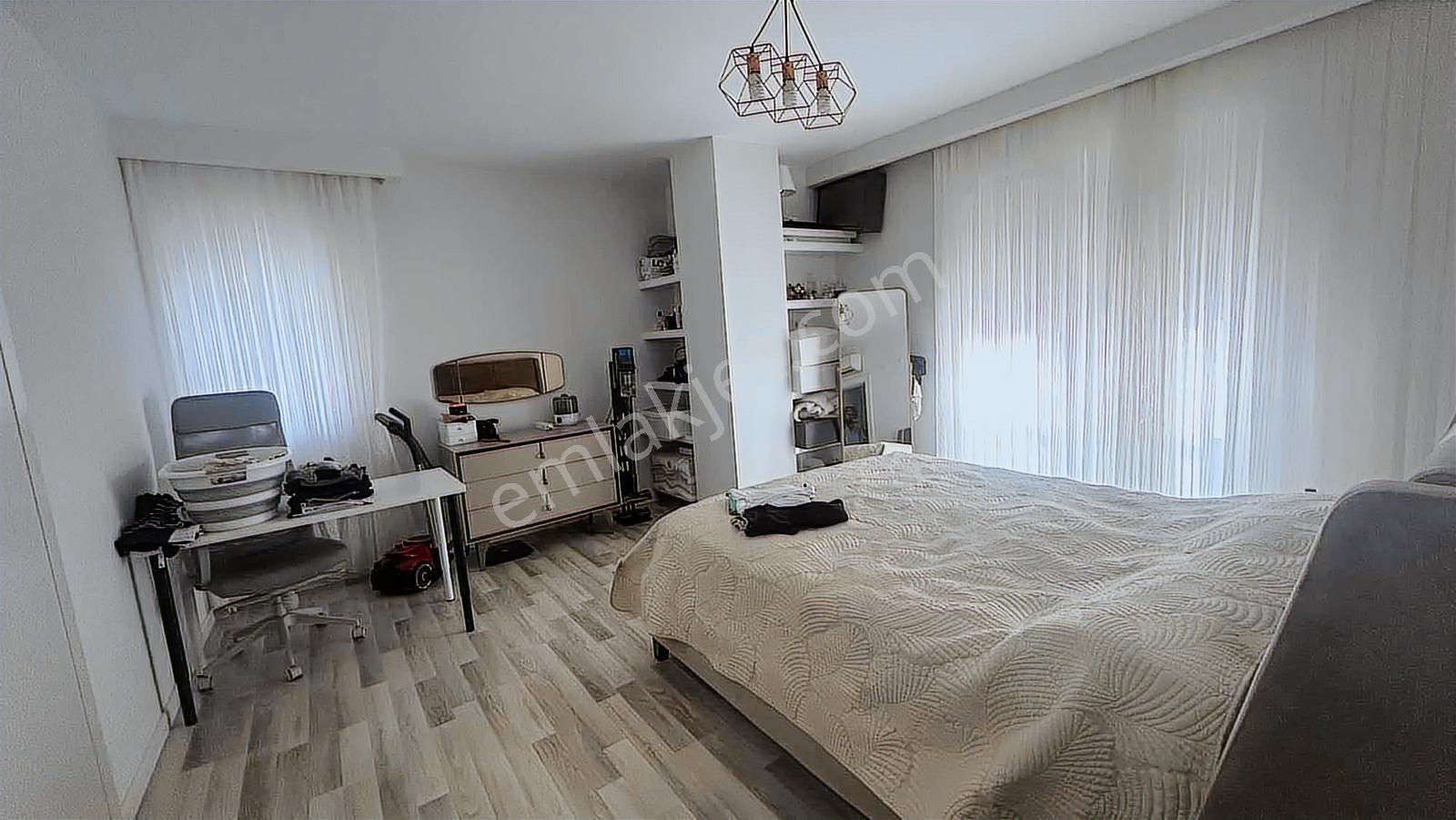 Güzeloluk Mah.de Havuzlu Sitede E.banyolu Satılık 3+1 Daire - Görsel 24