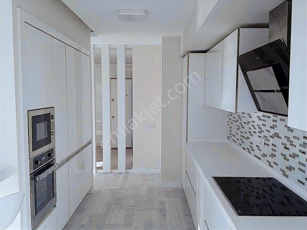 Güzeloluk Mah.de Havuzlu Sitede E.banyolu Satılık 3+1 Daire - Görsel 2