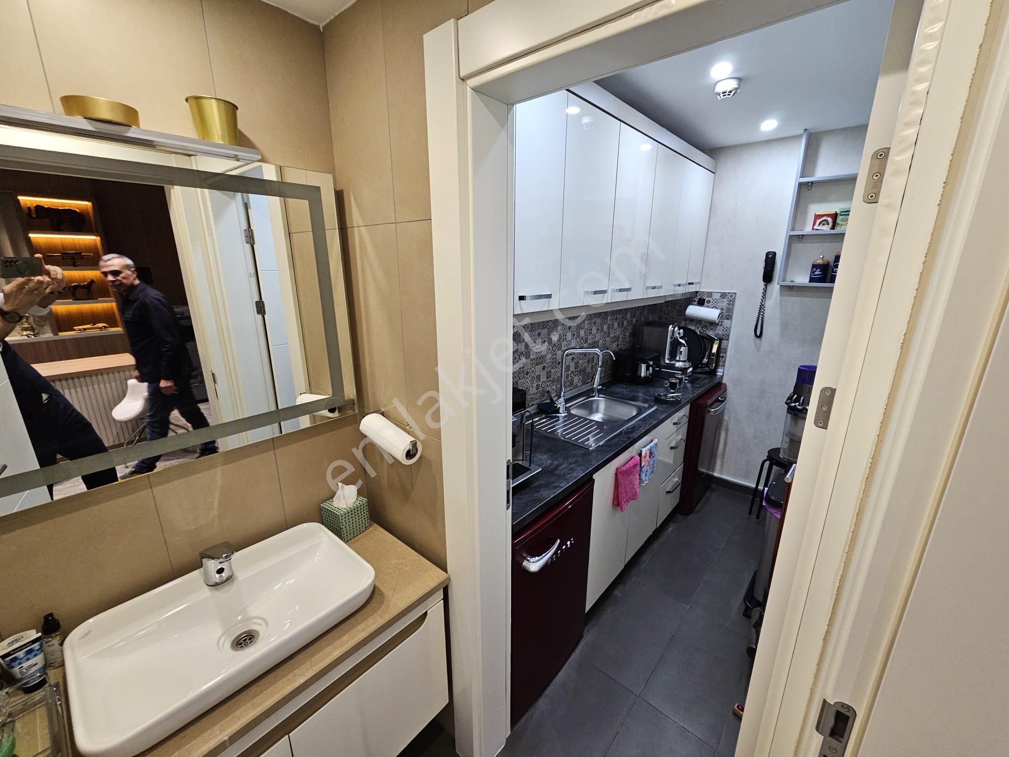 Ofistanbul Plaza'da Özel Tasarımlı Ve Full Otomasyonlu 95m2 Satılık 1+1 Ofis - Görsel 33