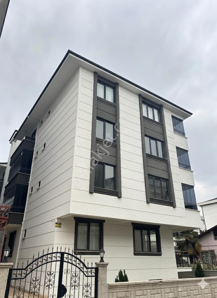 Çiftlikköy Sahil Mahallesi Kiralık 2+1 Giriş Kat