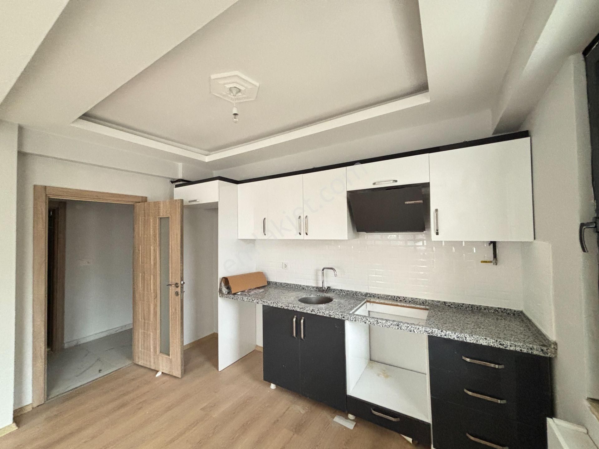 Çiftlikköy Sahil Mahallesi Kiralık 2+1 Giriş Kat - Görsel 4