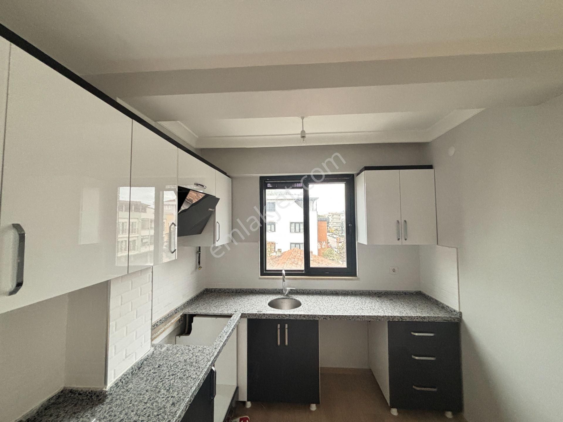 Çiftlikköy Sahil Mahallesi Kiralık 3+1 Ara Kat Daire - Görsel 3