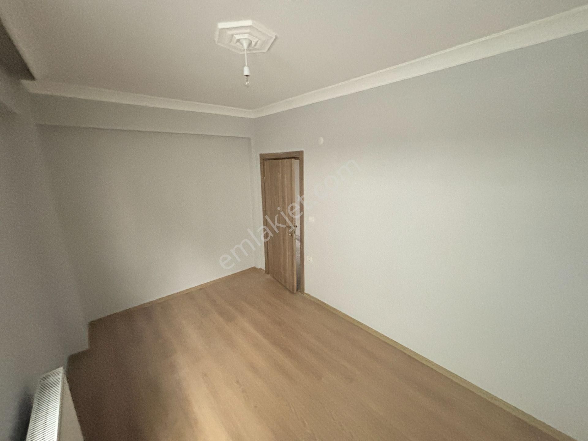 Çiftlikköy Sahil Mahallesi Kiralık 3+1 Üst Kat Daire - Görsel 13