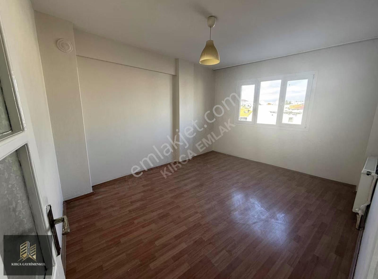 Üçkuyular Meydanı Yakını Kiralık 2+1 Doğalgazlı Daire - Görsel 3