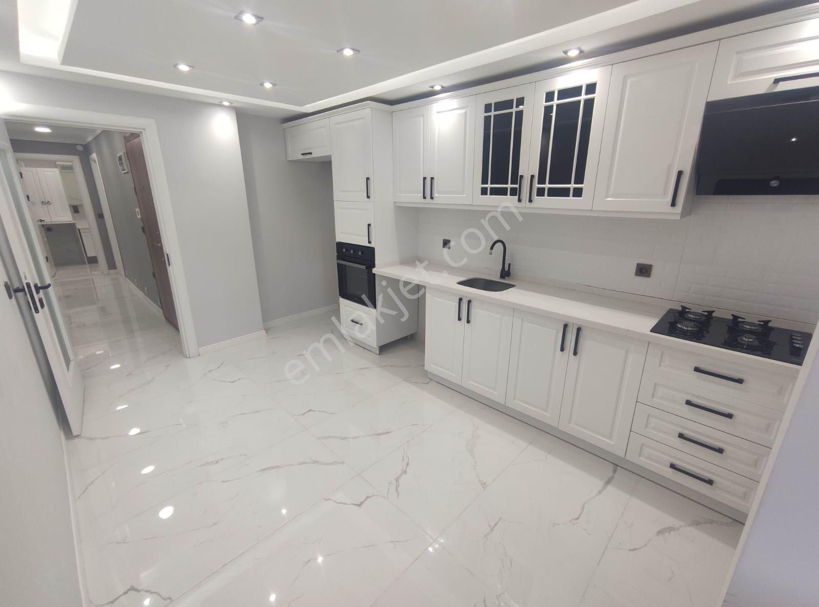 Çekmeköy Merkez Mah Geniş Balkonlu Otoparklı 2+1 Satılık Daire - Görsel 16