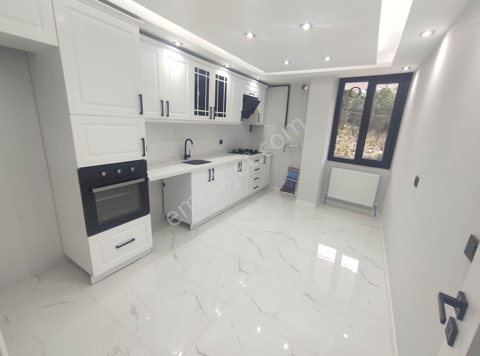 Çekmeköy Merkez Mah Geniş Balkonlu Otoparklı 2+1 Satılık Daire - Görsel 10