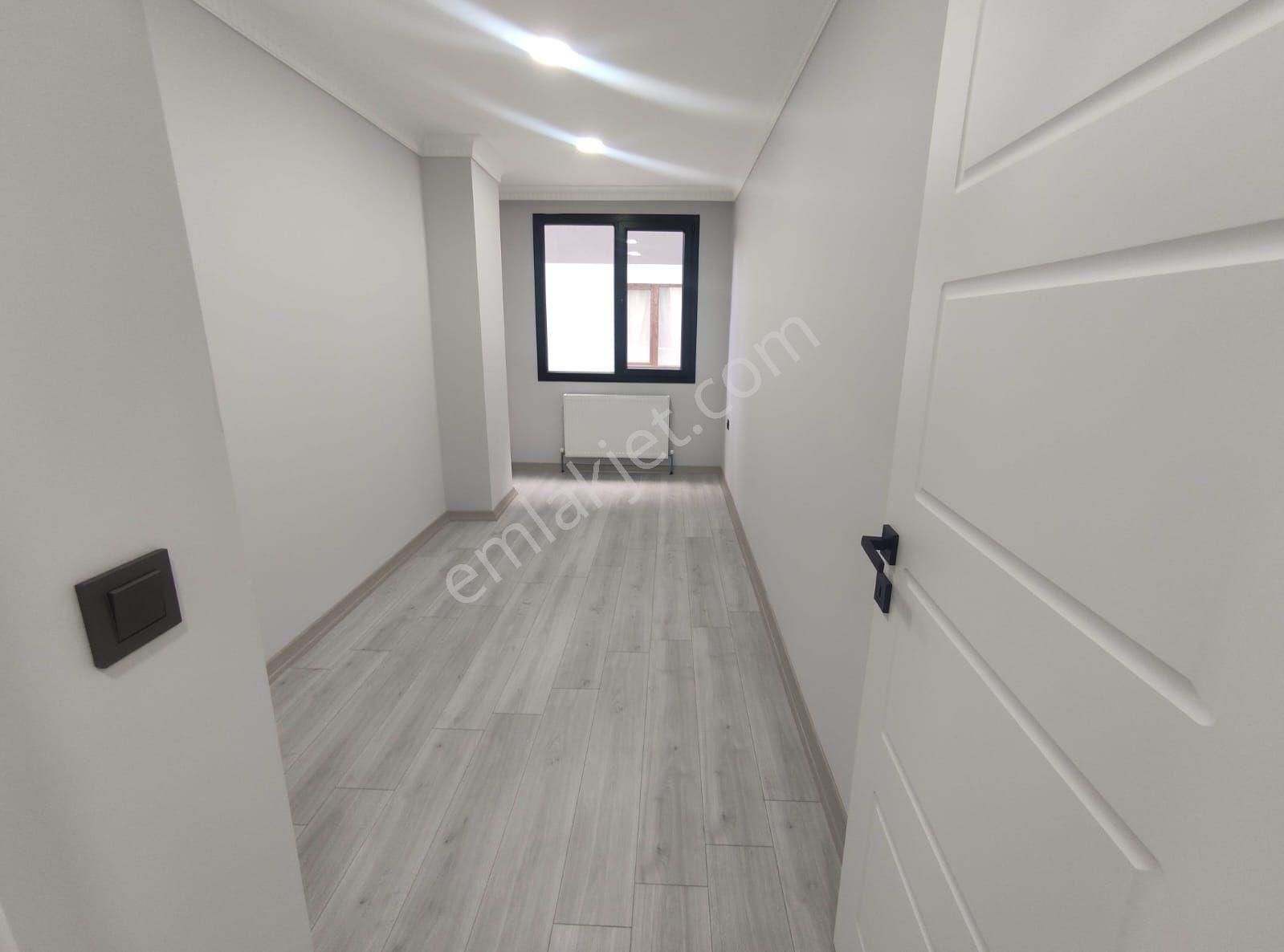 Çekmeköy Merkez Mah Geniş Balkonlu Otoparklı 2+1 Satılık Daire - Görsel 12