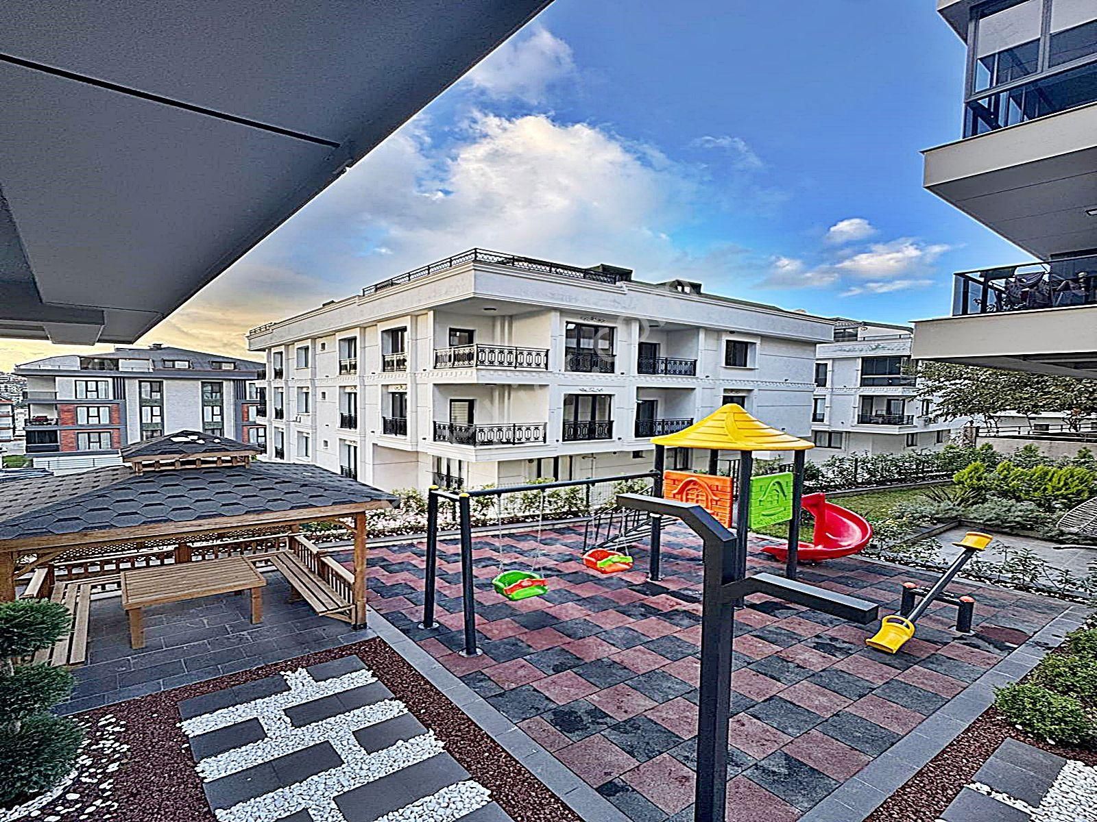 Cadde34 Yapı'dan Beylikdüzü Kavaklı'da Site İçerisinde Sıfır Full Dekorlu 2+1 Satılık Daire