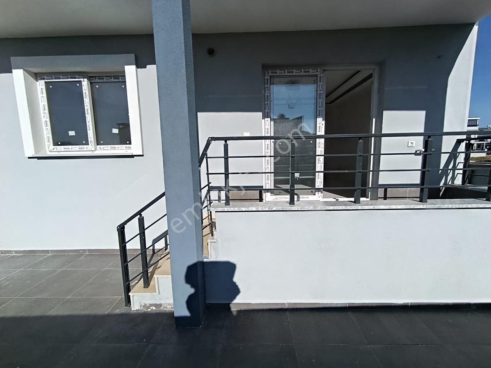 Didim'de Satılık, Müstakil Giriş Ve Bahçeli, Sıfır 1+1 Daire - Görsel 3