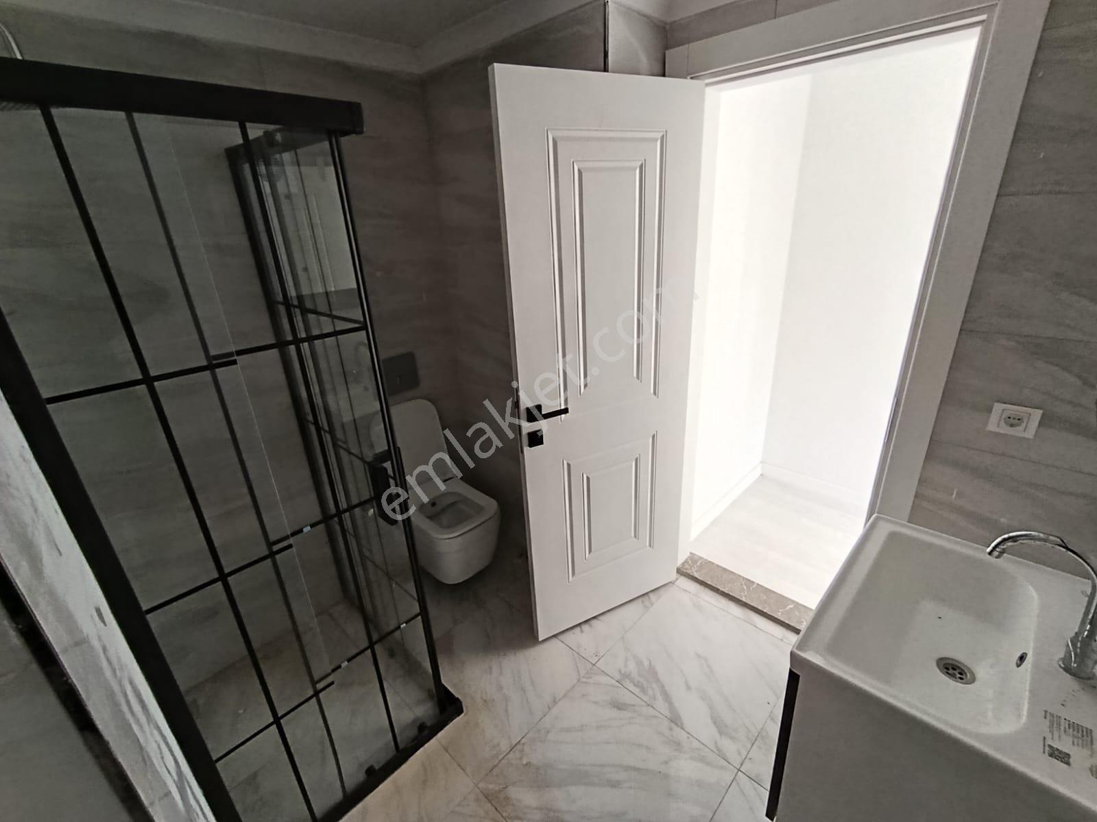Didim'de Satılık, Müstakil Giriş Ve Bahçeli, Sıfır 1+1 Daire - Görsel 12