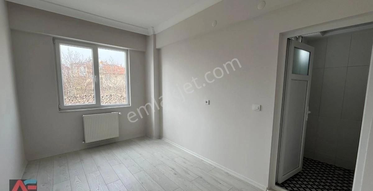 Merkezi Lokasyonlu Şık Ve Muhteşem Tasarımlı 4+1 Satılık Daire - Görsel 21