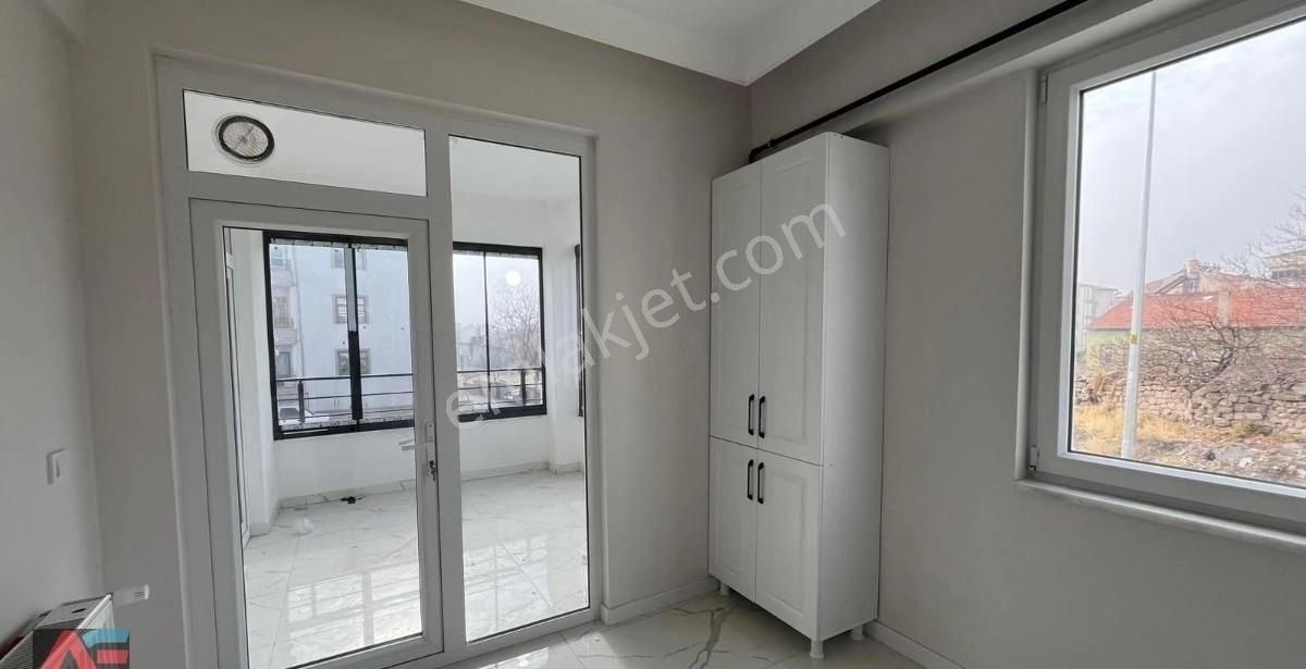 Merkezi Lokasyonlu Şık Ve Muhteşem Tasarımlı 4+1 Satılık Daire - Görsel 6