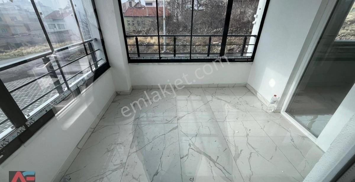 Merkezi Lokasyonlu Şık Ve Muhteşem Tasarımlı 4+1 Satılık Daire - Görsel 19