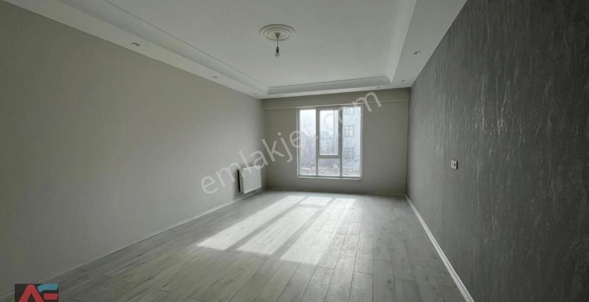 Merkezi Lokasyonlu Şık Ve Muhteşem Tasarımlı 4+1 Satılık Daire - Görsel 18