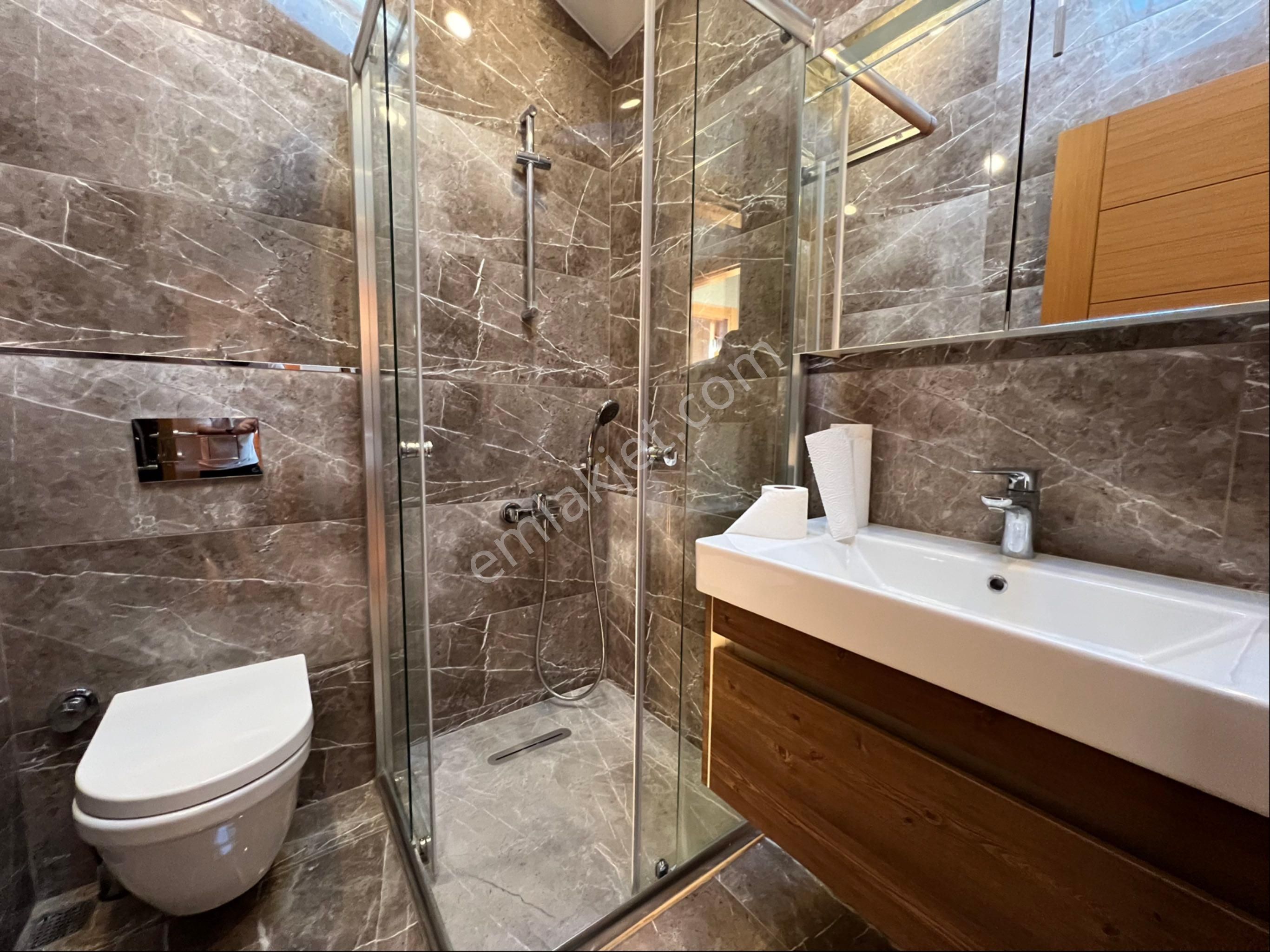 Şenesenevler'de Kapanmaz Deniz Manzaralı 4+2 Net 200 M² Dubleks - Görsel 24