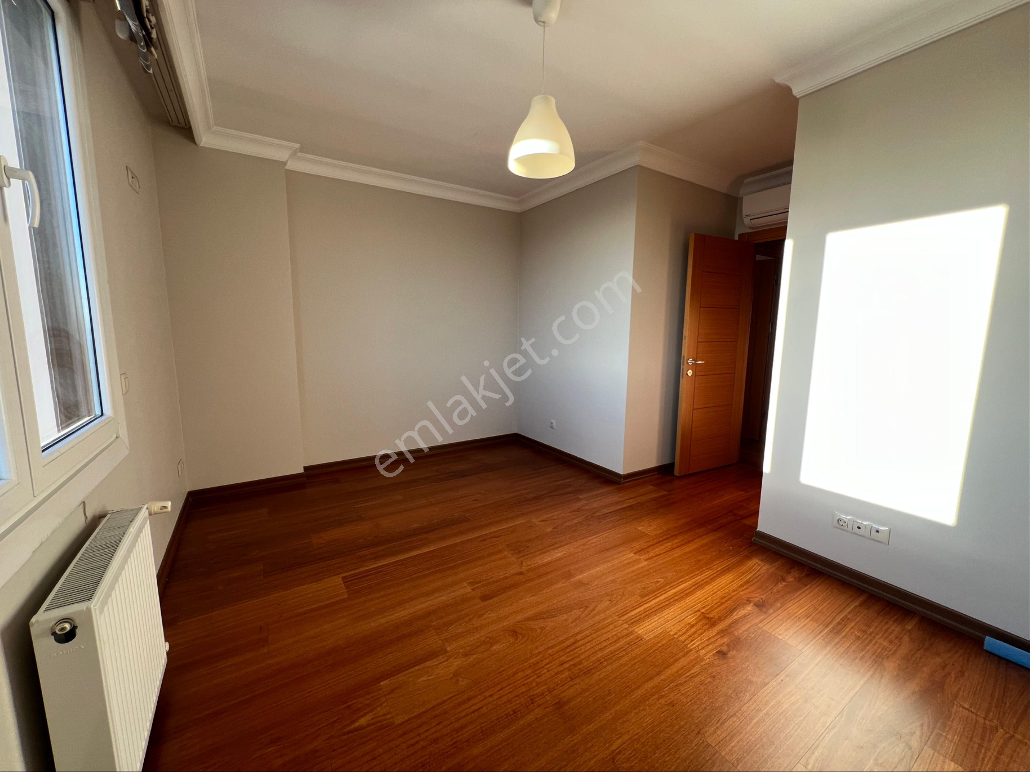 Şenesenevler'de Kapanmaz Deniz Manzaralı 4+2 Net 200 M² Dubleks - Görsel 16