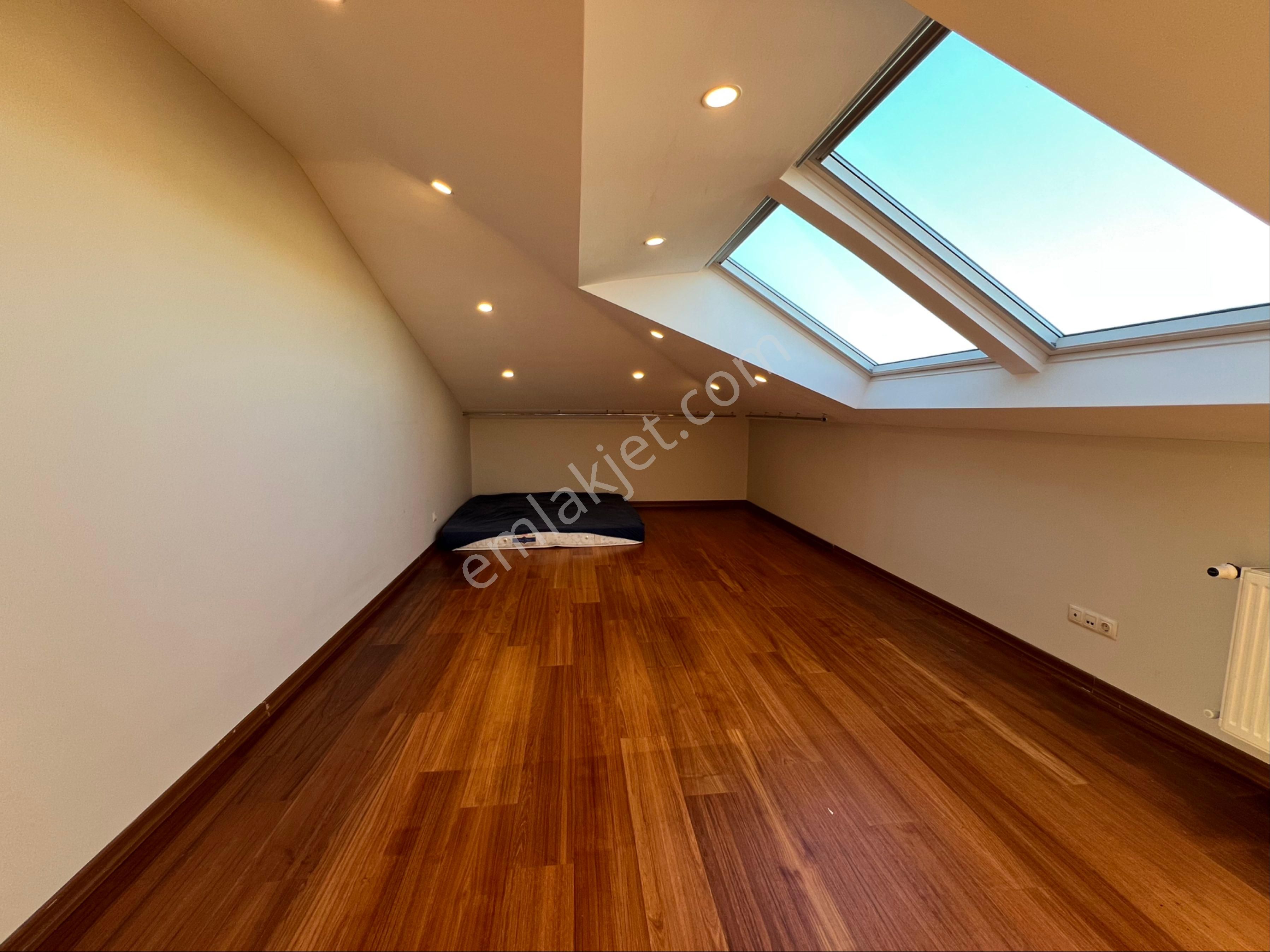 Şenesenevler'de Kapanmaz Deniz Manzaralı 4+2 Net 200 M² Dubleks - Görsel 25