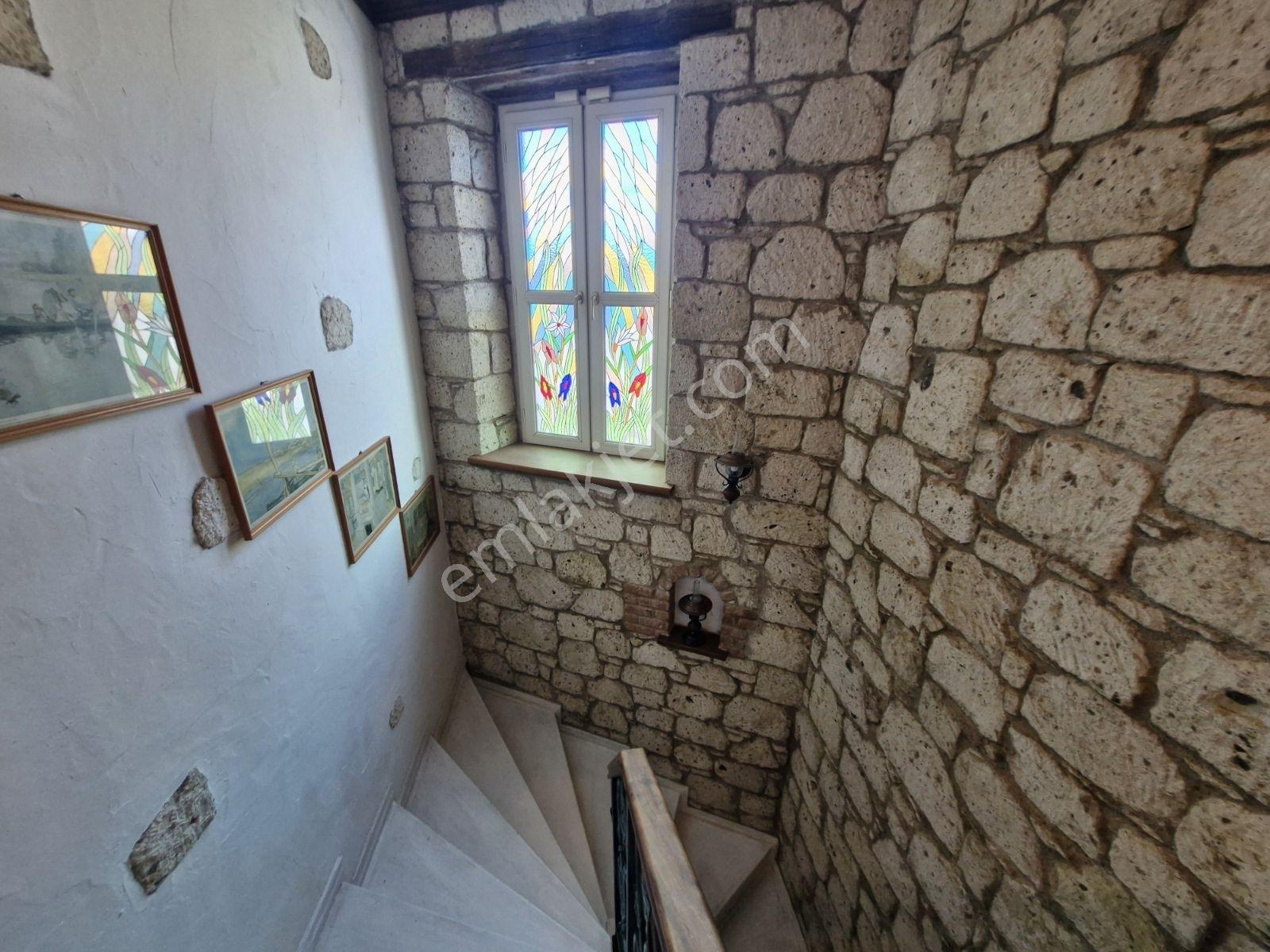 Alaçatıda Müstakil Ticari İmarlı Gerçek Taş Villa Havuzlu Mkdden - Görsel 7