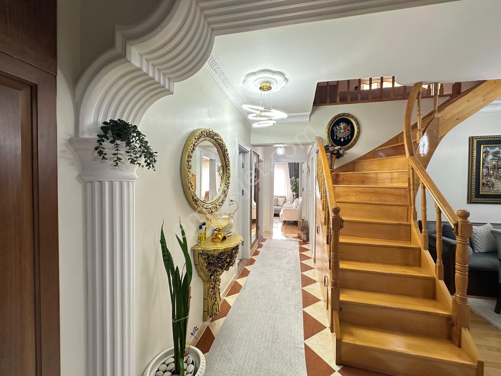 Gaziosmapaşa'da Cadde Üzeri Yüksek Tavanlı 5+2 Dubleks Daire!! - Görsel 15